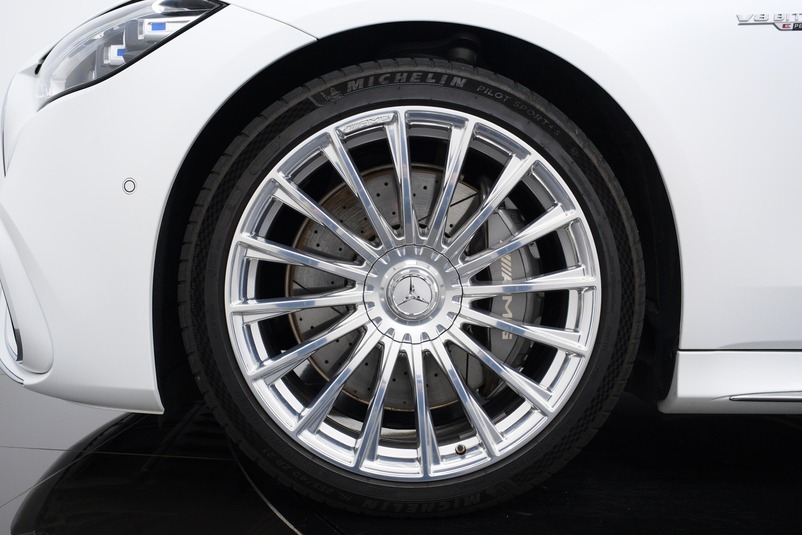 2023 Mercedes-AMG S-Class - メルセデスＡＭＧ Sクラス S 63 E パフォーマンス 4WD 有償色 ベージュ/灰革 リアコンフォートPKG ショーファーPKG エグゼクティブシート ダイヤモンドステッチ パフォーマンスステアリング 3Dコックピット/ARヘッドアップディスプレイ リアタブレット
