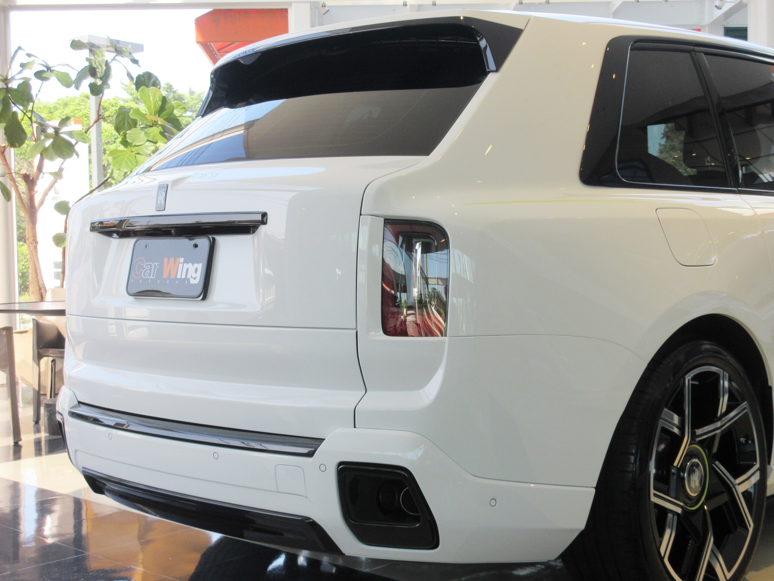 2025 Rolls-Royce Black Badge Cullinan - ロールスロイス ブラックバッジカリナン 6.75 4WD シリーズII クリスタルフィニッシュカラー スペシャルオーダーインテリアカラー スターライトテールゲート シューティングスターヘッドライナー ビスポークインテリア リアエンター&テーブル イルミパネル
