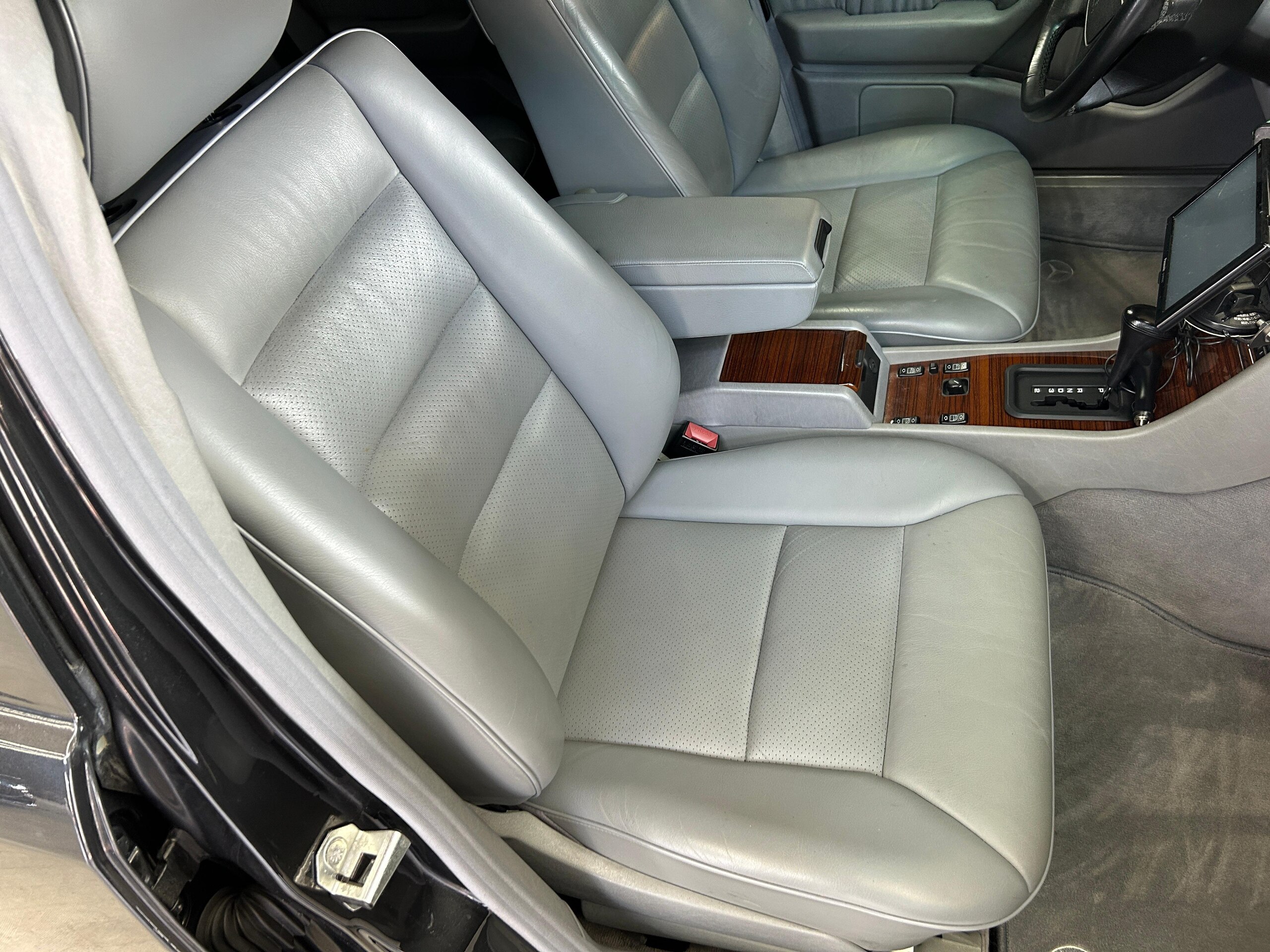 1994 Mercedes-Benz E-Class - 1994 مرسيدس بنز E-Class