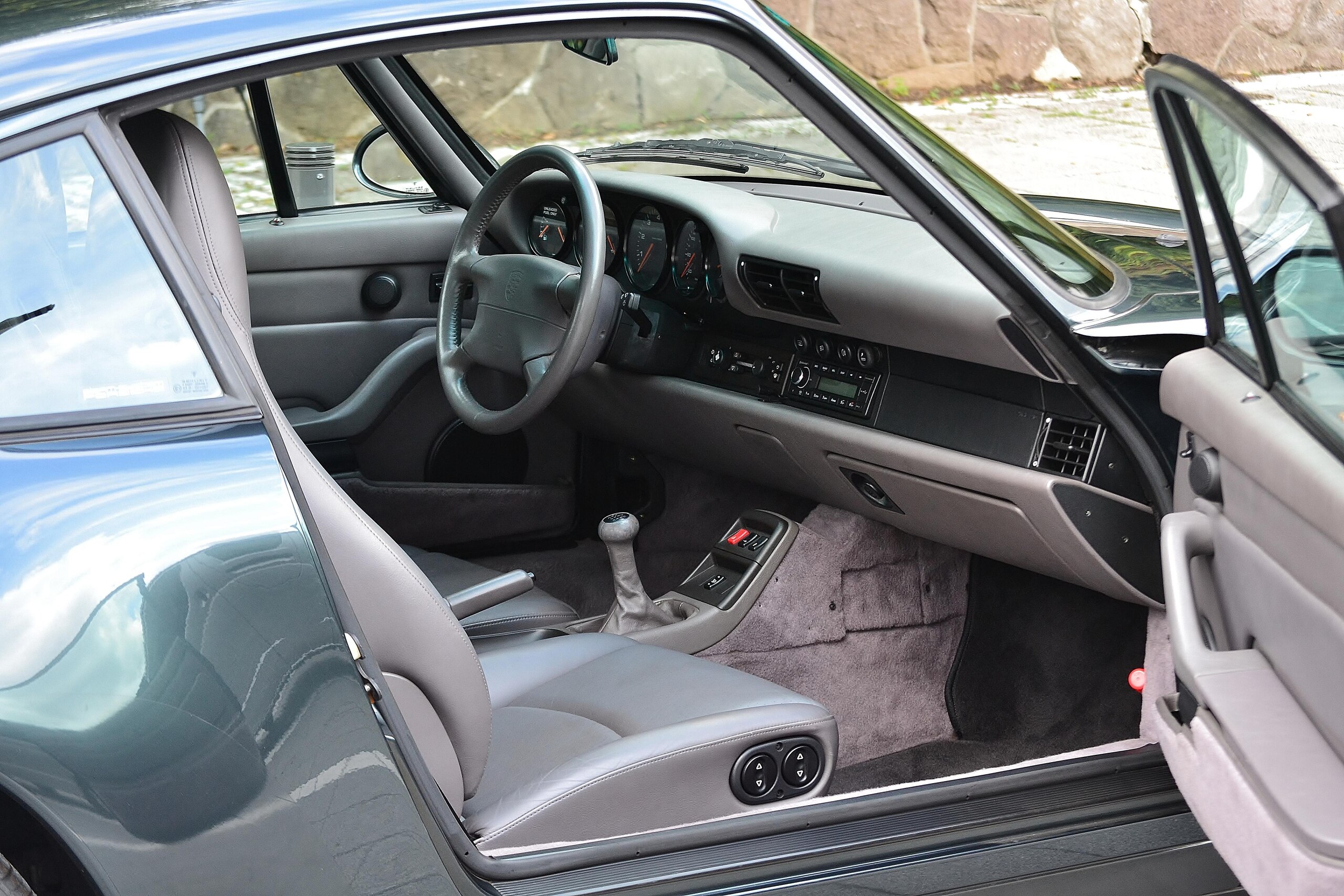 1994 Porsche 911 - ポルシェ 911 カレラ D車 左H 6速MT サンルーフレス リアワイパーレス エグゾーストサウンドパッケージ 取扱説明書・整備手帳・スペアキー有り