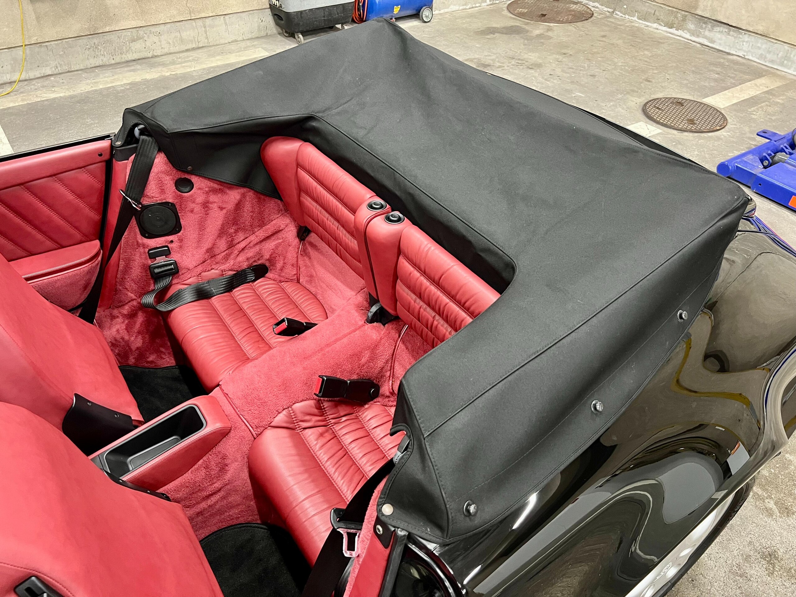 1992 Porsche 911 Cabriolet - ポルシェ 911カブリオレ 911カレラ2 カブリオレ ミツワD車 左H/6MT 3.6万K時エンジンOH&2.1万K時クラッチOH済(歴代記録簿23枚) 走行4万K 後期SRS付 RSクラッチ換装 純正OP赤オールレザーインテリア/17cupAW 後期ターボミラー Panasonicナビ/TV/Bカメラ/360°Dレコ