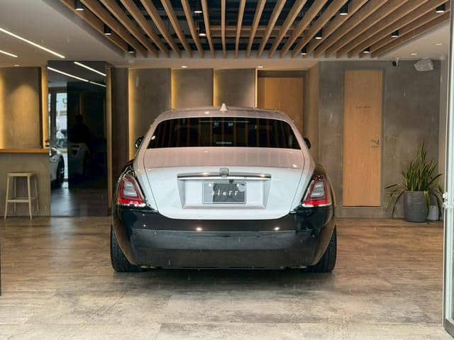 2021 ROLLS-ROYCE GHOST/TV02