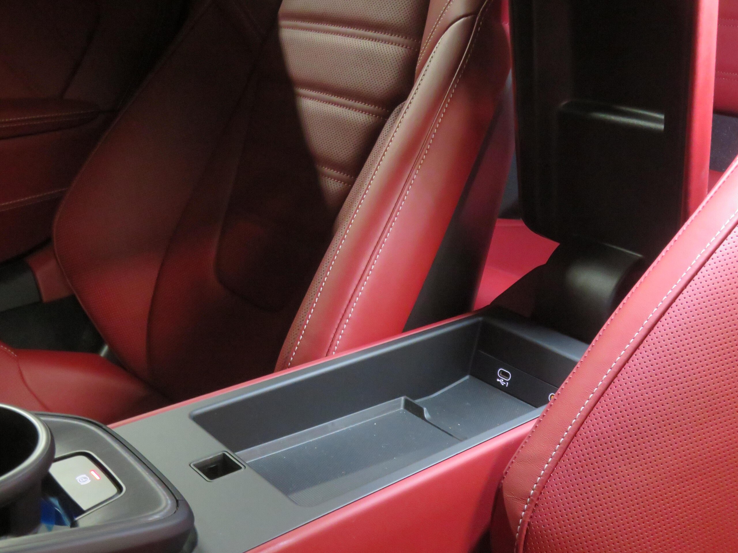 2024 Porsche 911 - ポルシェ 911 タルガ4 GTS PDK オールレザーパッケージ930(コントラストカラーステッチ付)/Fリフト/シートベンチレーション/18way電動シート/マトリックスヘッドライトPDLS+/BOSE/スポーツデザインサイドスカート/ステアリングヒーター
