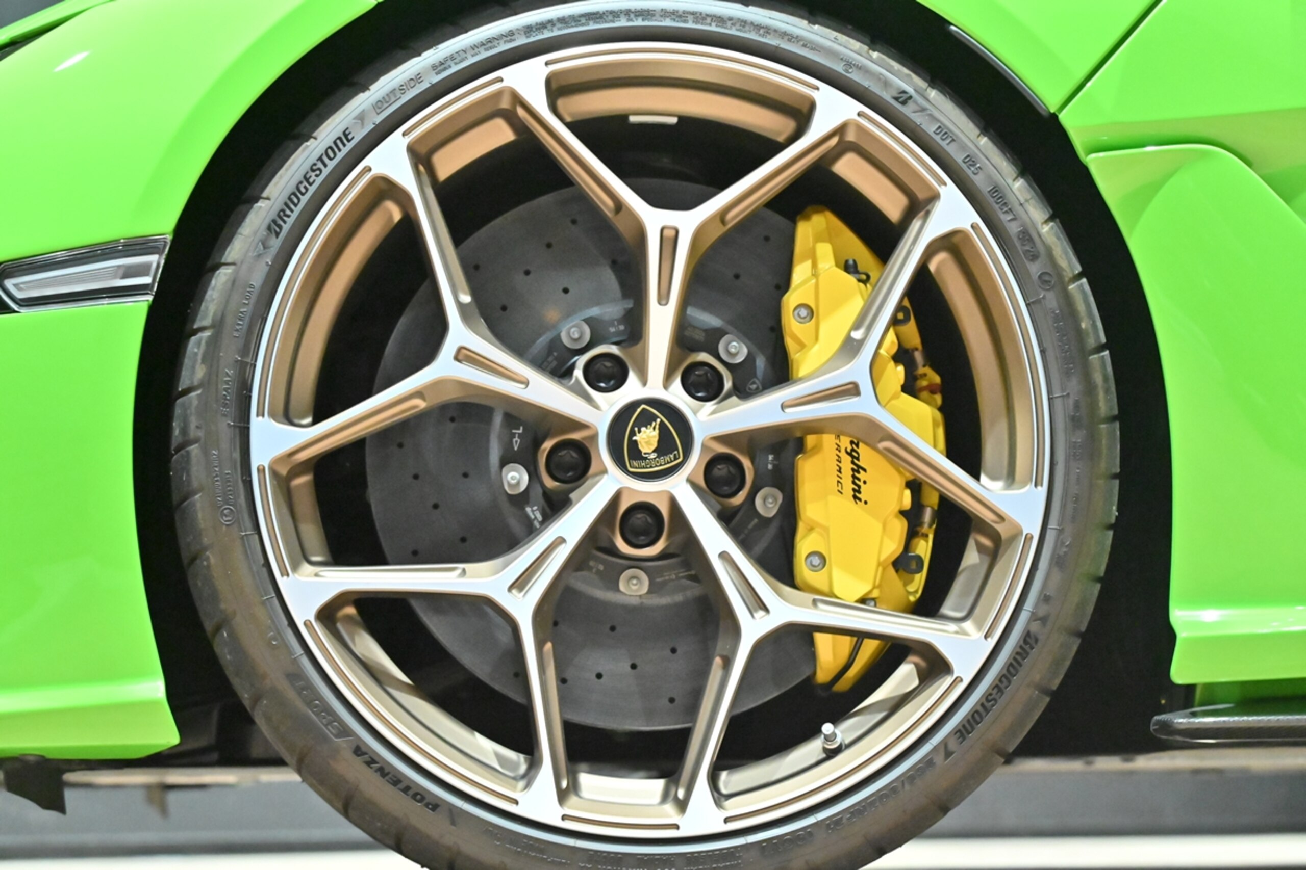 2025 Lamborghini Revuelto - 2025 لامبورغيني Revuelto