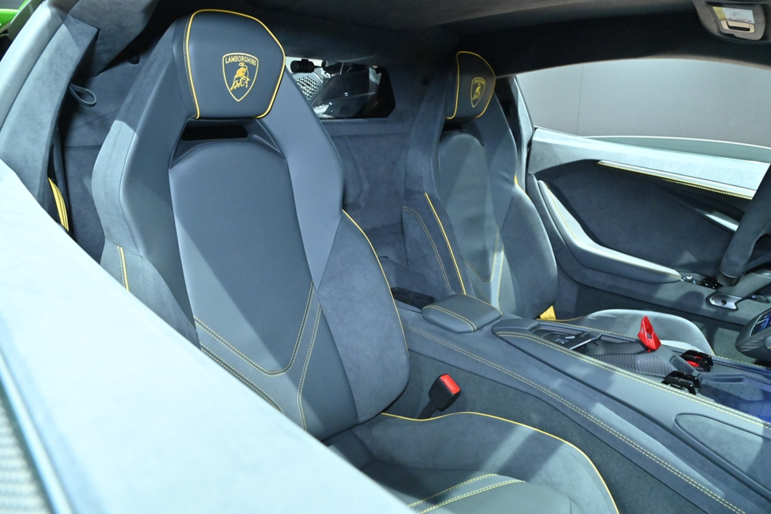2025 Lamborghini Revuelto - 2025 لامبورغيني Revuelto