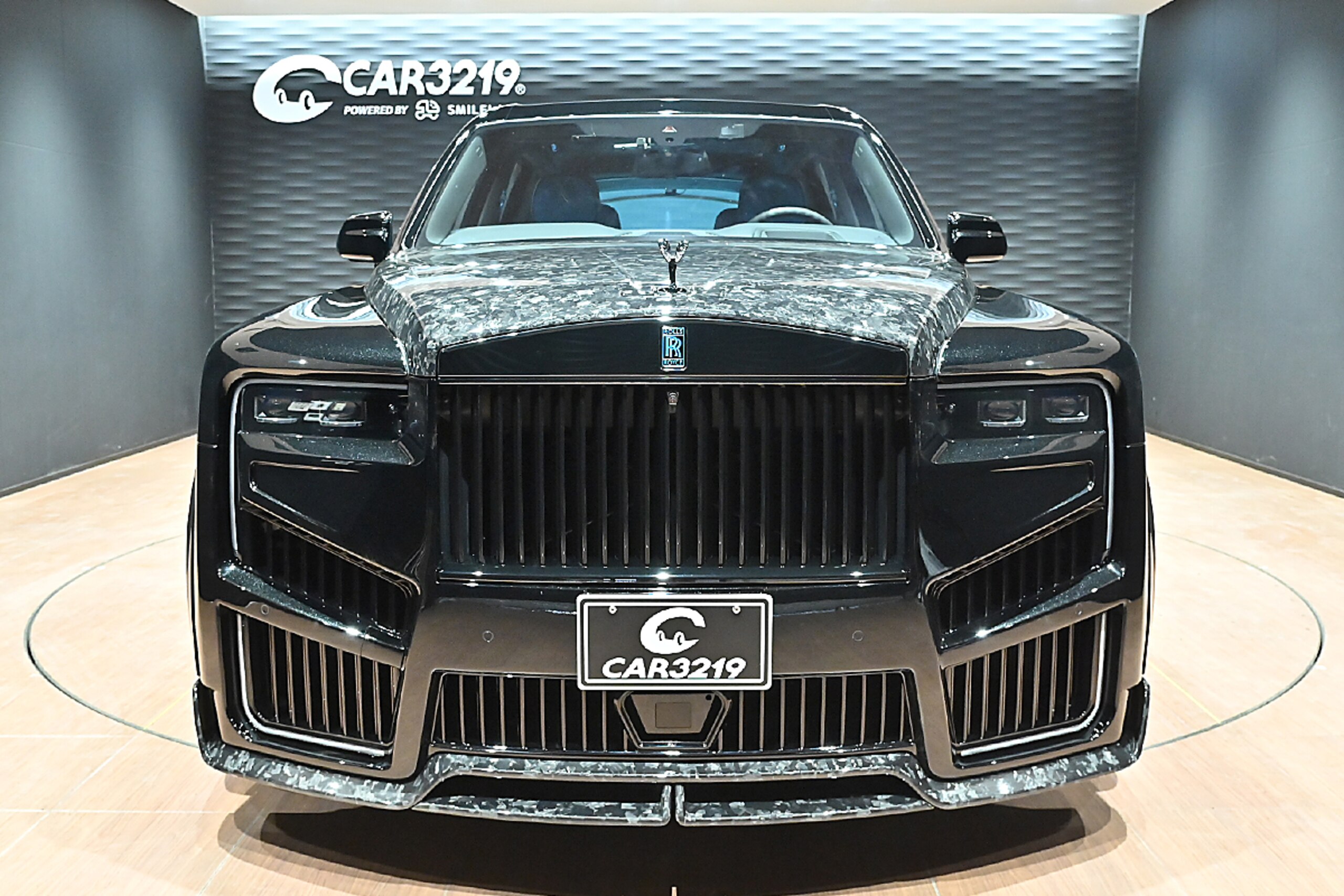 2025 Rolls-Royce Black Badge Cullinan - ロールスロイス ブラックバッジカリナン 6.75 4WD seriesII/MANSORYコンプリートKIT/シューティングスターヘッドライナー/4人乗/フルプロテクション/ビスポークインテリア/RRビスポークオーディオ/リヤシアターコンフィグレーション/ピクニックテーブル
