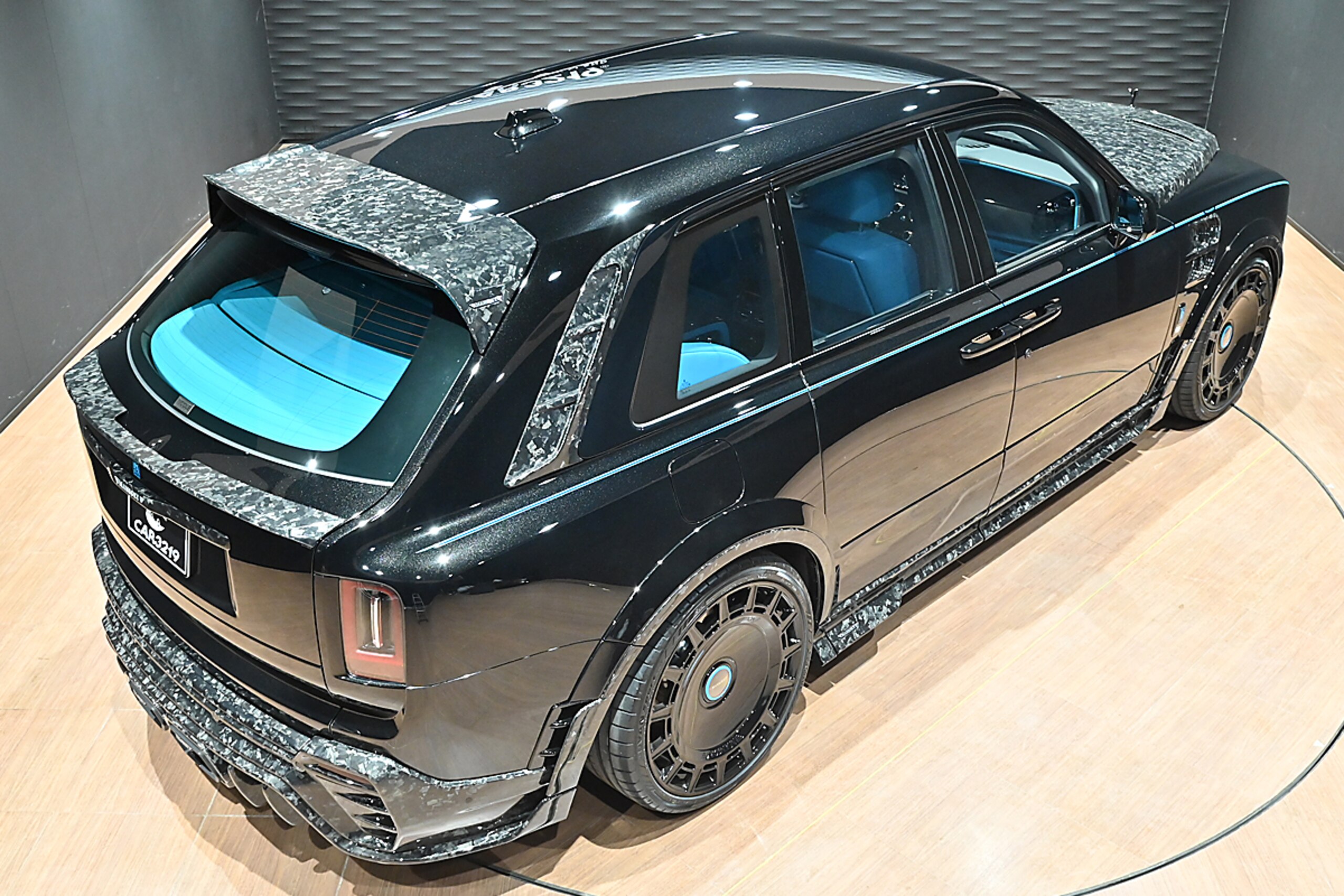 2025 Rolls-Royce Black Badge Cullinan - ロールスロイス ブラックバッジカリナン 6.75 4WD seriesII/MANSORYコンプリートKIT/シューティングスターヘッドライナー/4人乗/フルプロテクション/ビスポークインテリア/RRビスポークオーディオ/リヤシアターコンフィグレーション/ピクニックテーブル