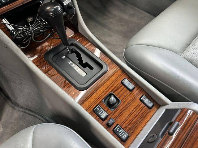 1995 MERCEDES-BENZ E-CLASS E320 - 1995 مرسيدس بنز E-Class