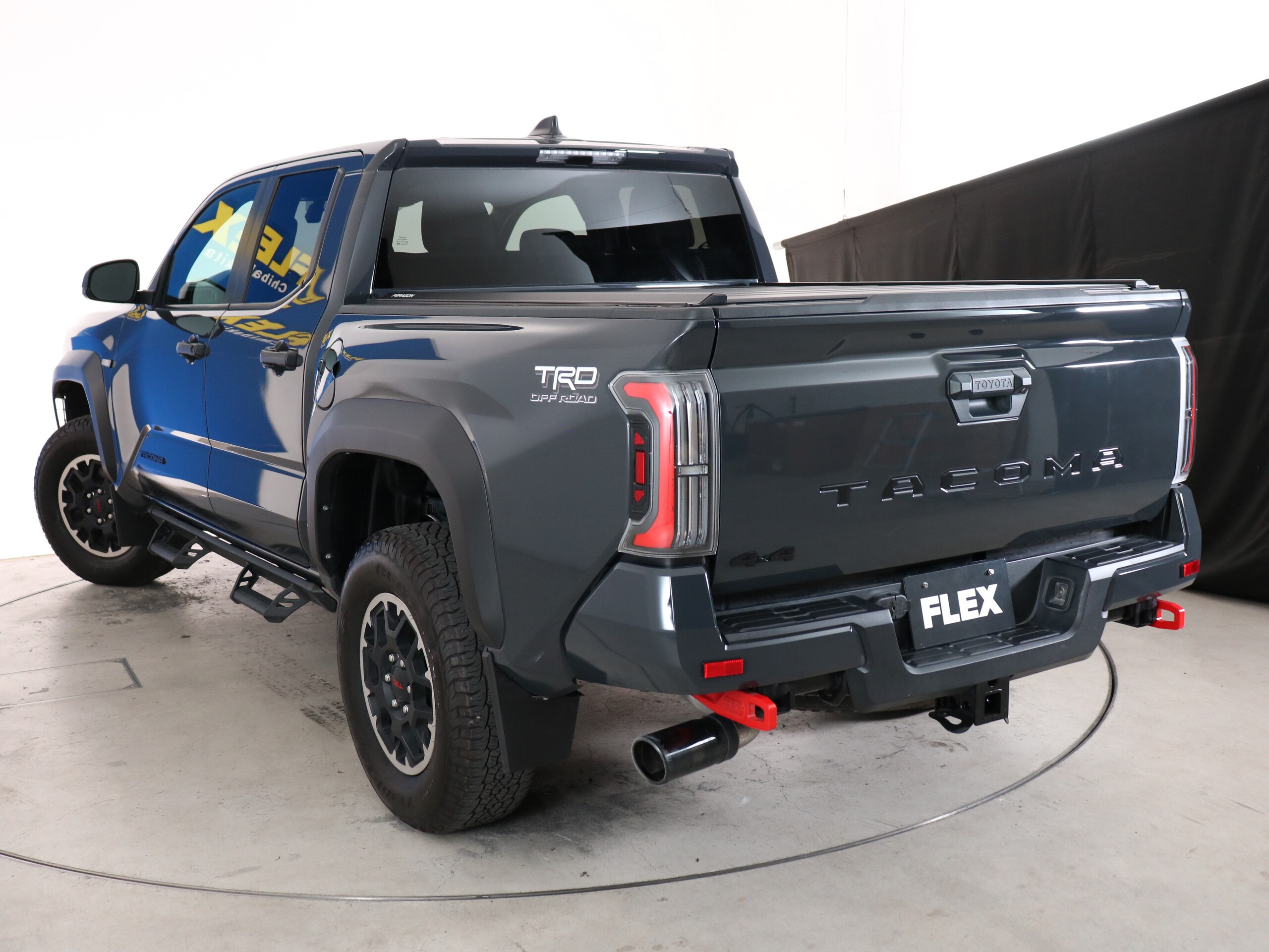 2026 Toyota Tacoma - 米国トヨタ タコマ TRD オフロード オリジナルフロントヘッドライト オリジナルLEDテールランプ TRD Off-Road専用ホイール BFグッドリッチトレイルテレーンタイヤ ビルシュタイン製リモートリザーバーサスペンション