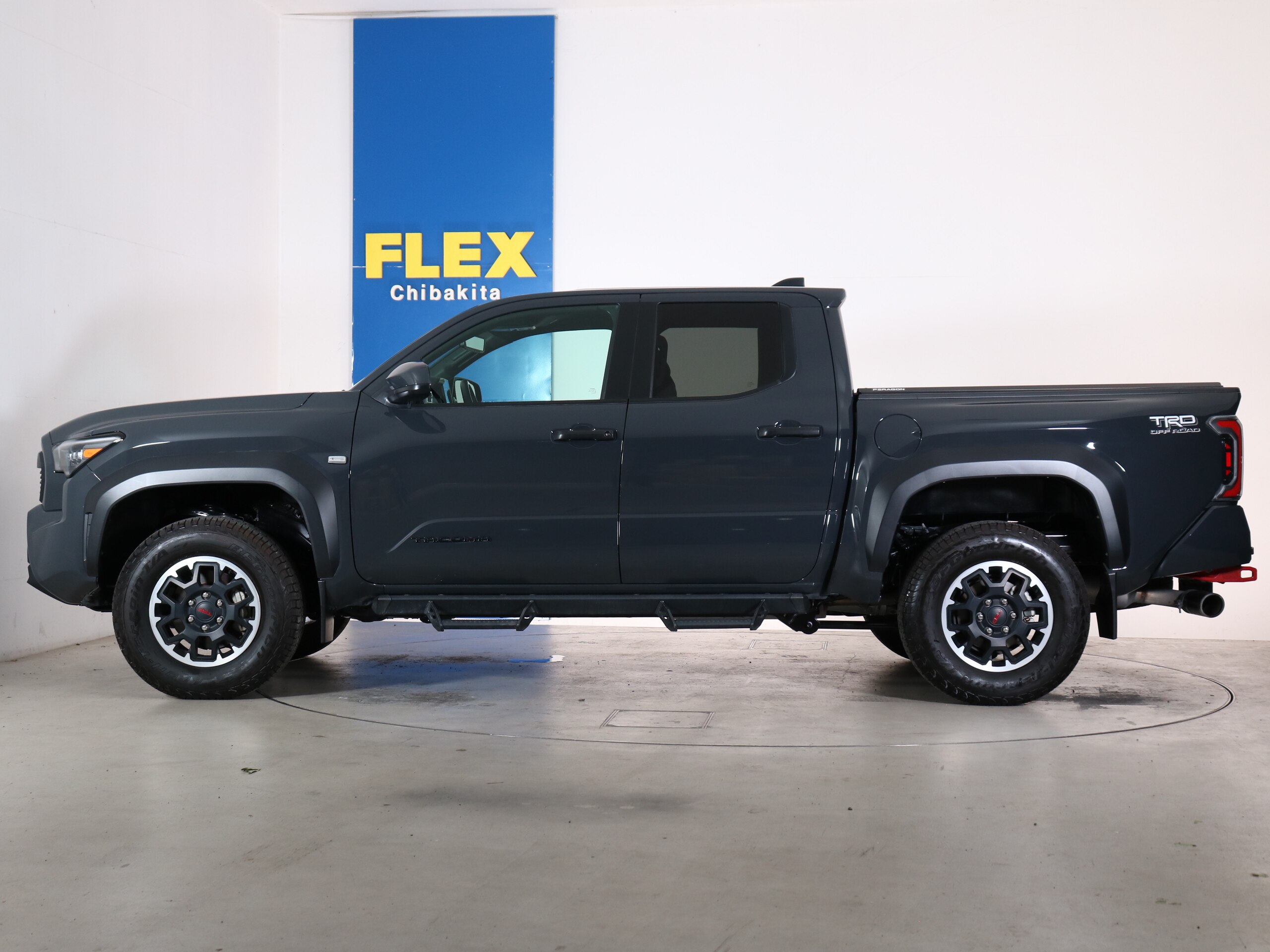 2026 Toyota Tacoma - 米国トヨタ タコマ TRD オフロード オリジナルフロントヘッドライト オリジナルLEDテールランプ TRD Off-Road専用ホイール BFグッドリッチトレイルテレーンタイヤ ビルシュタイン製リモートリザーバーサスペンション