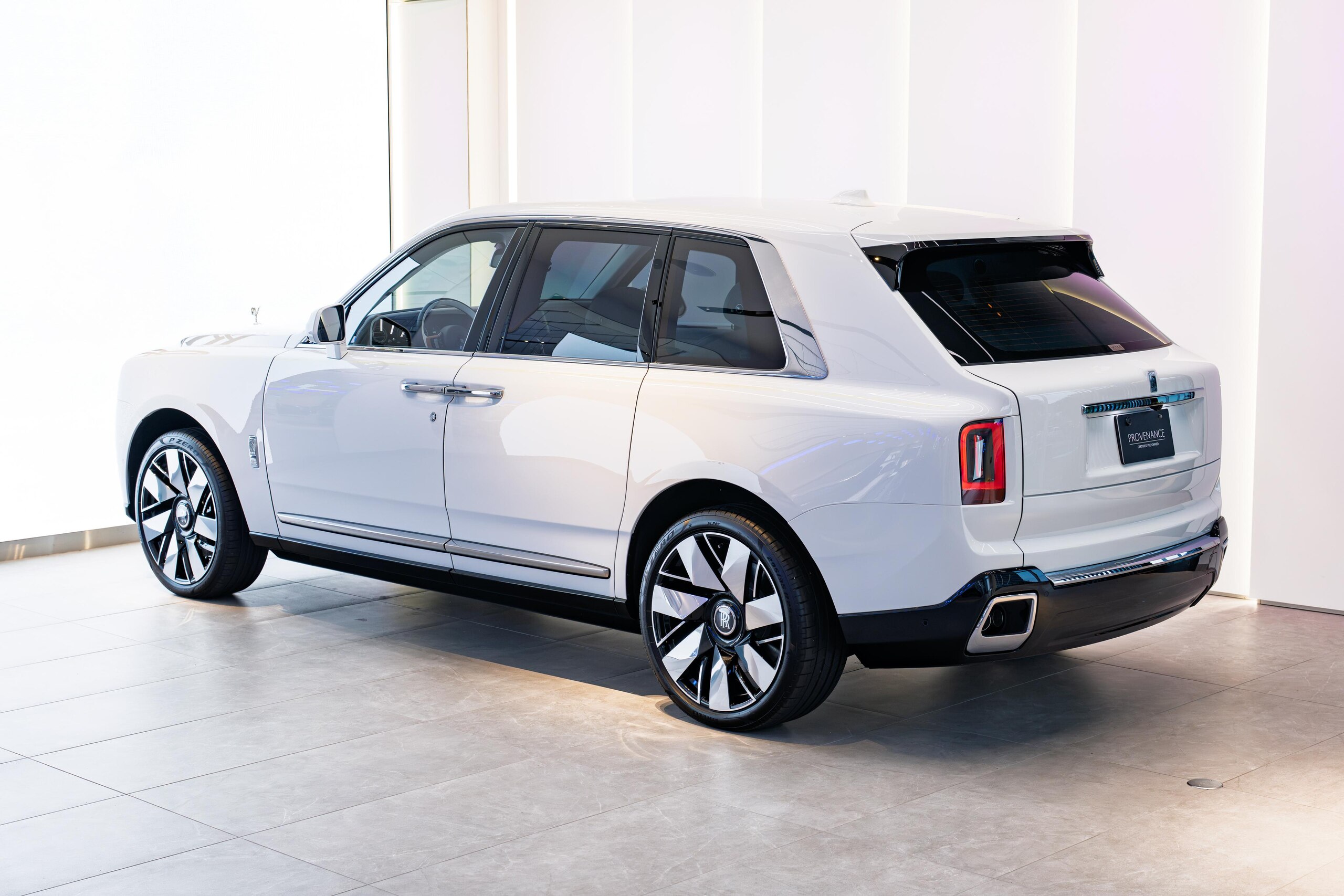 2026 Rolls-Royce Cullinan - ロールスロイス カリナン 6.75 4WD ダブルコーチライン / 23インチパートポリッシュホイール / ビスポークインテリア / Lemon Yellowステッチ