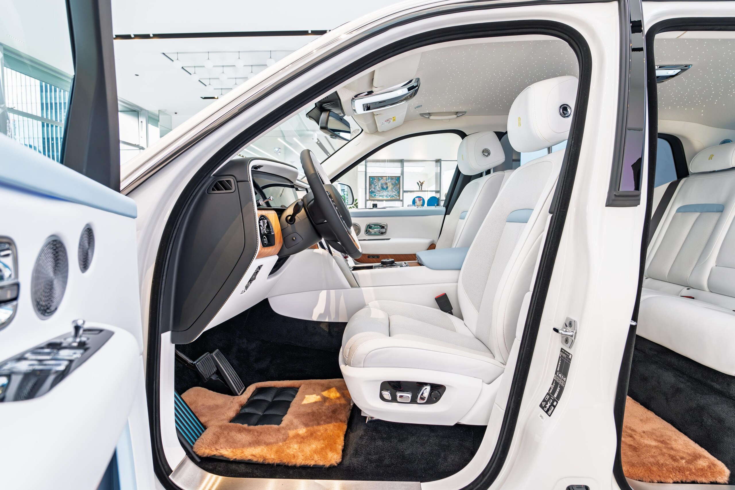 2026 Rolls-Royce Cullinan - ロールスロイス カリナン 6.75 4WD ダブルコーチライン / 23インチパートポリッシュホイール / ビスポークインテリア / Lemon Yellowステッチ