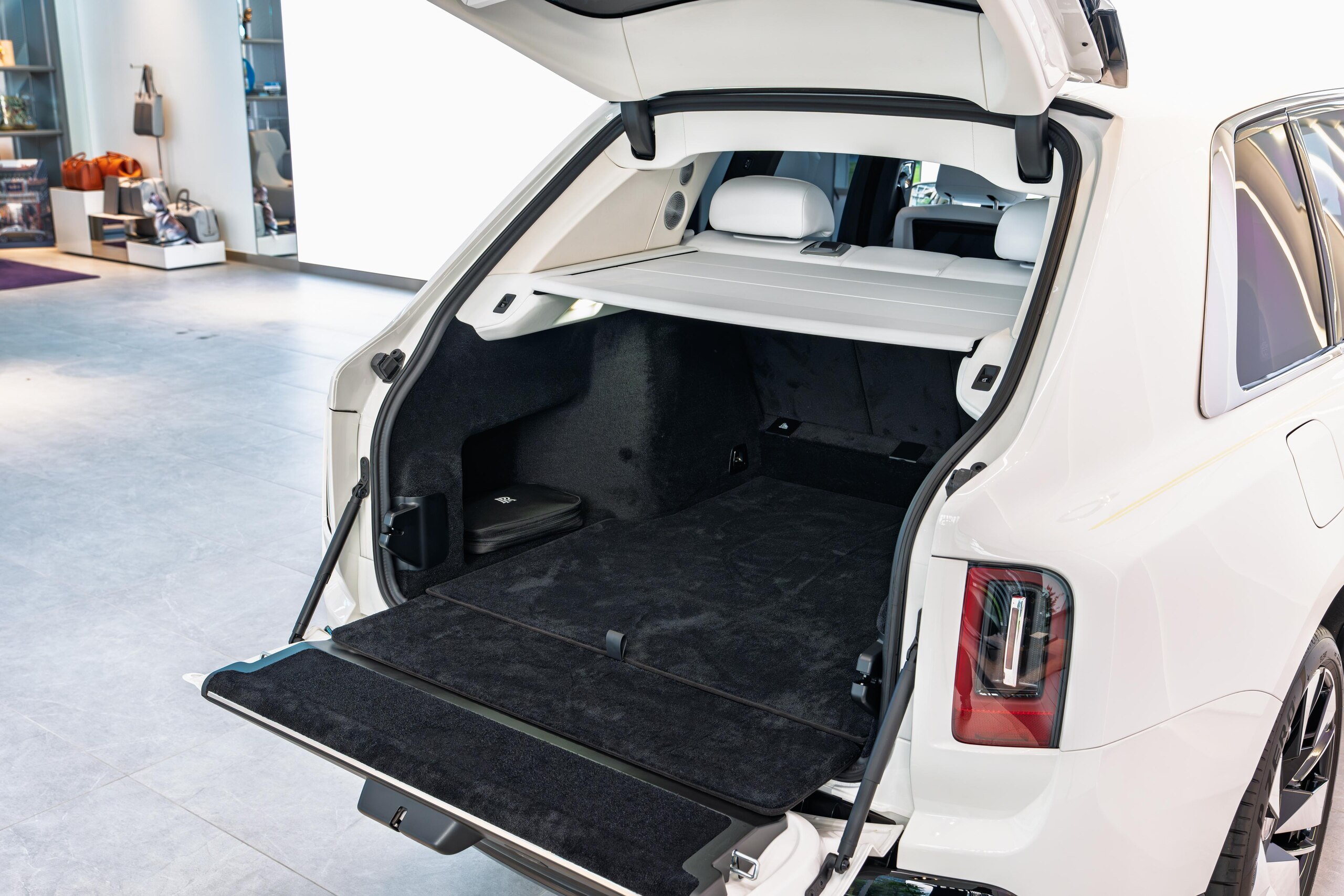 2026 Rolls-Royce Cullinan - ロールスロイス カリナン 6.75 4WD ダブルコーチライン / 23インチパートポリッシュホイール / ビスポークインテリア / Lemon Yellowステッチ