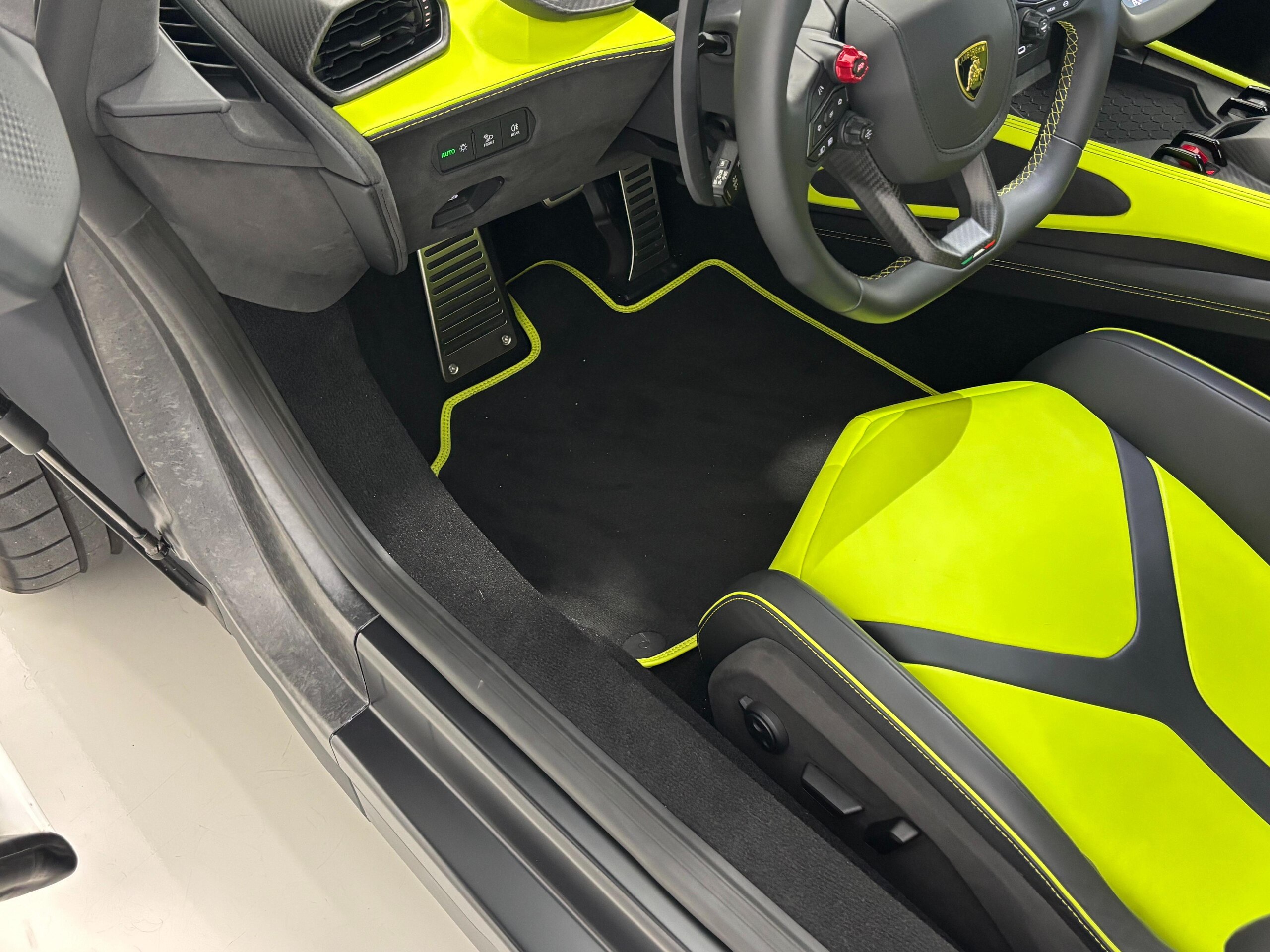 2025 Lamborghini Revuelto - ランボルギーニ レヴエルト 6.5 4WD Bianco Monocerus