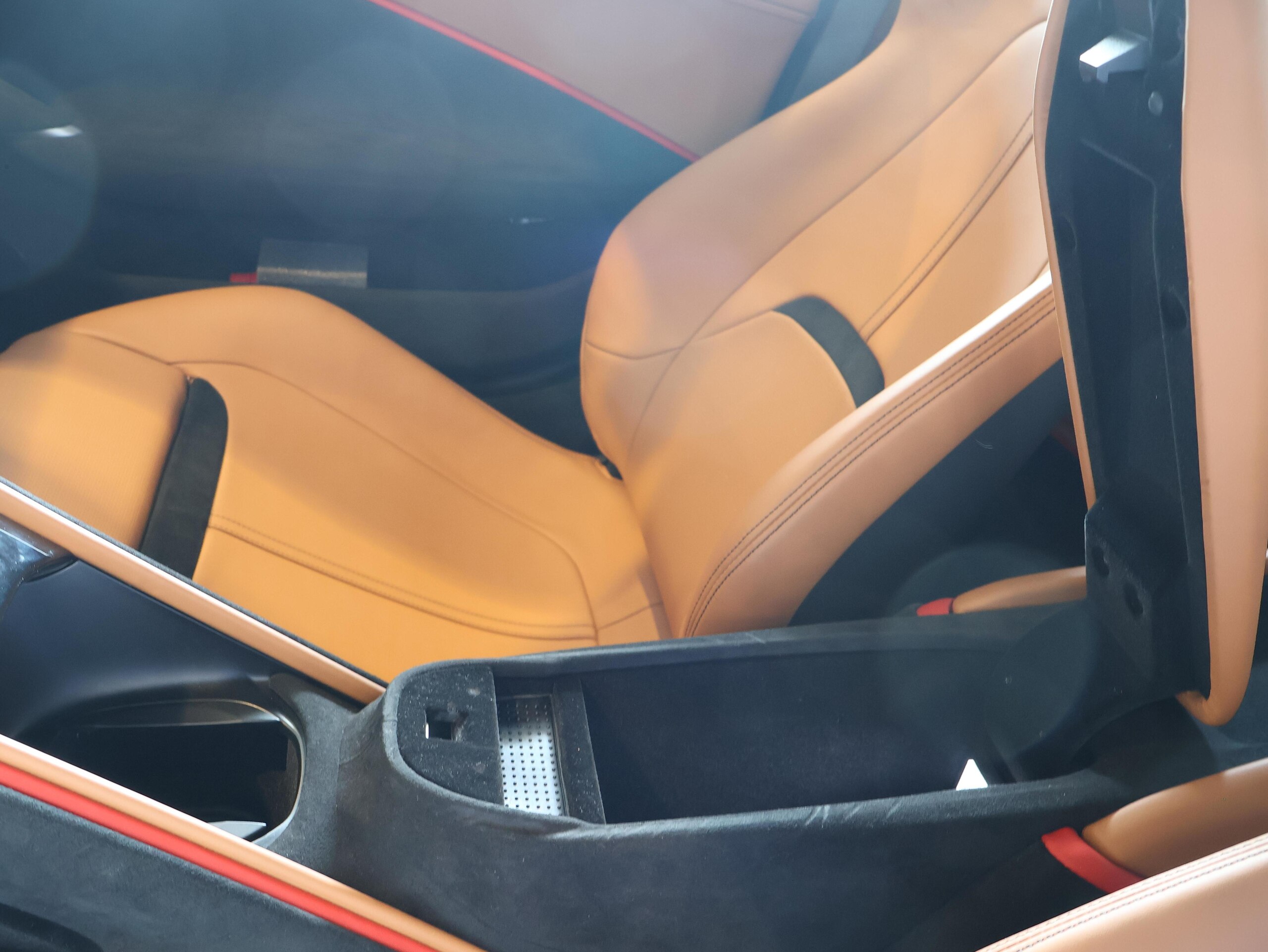 2023 Ferrari Roma - 2023 فيراري Roma