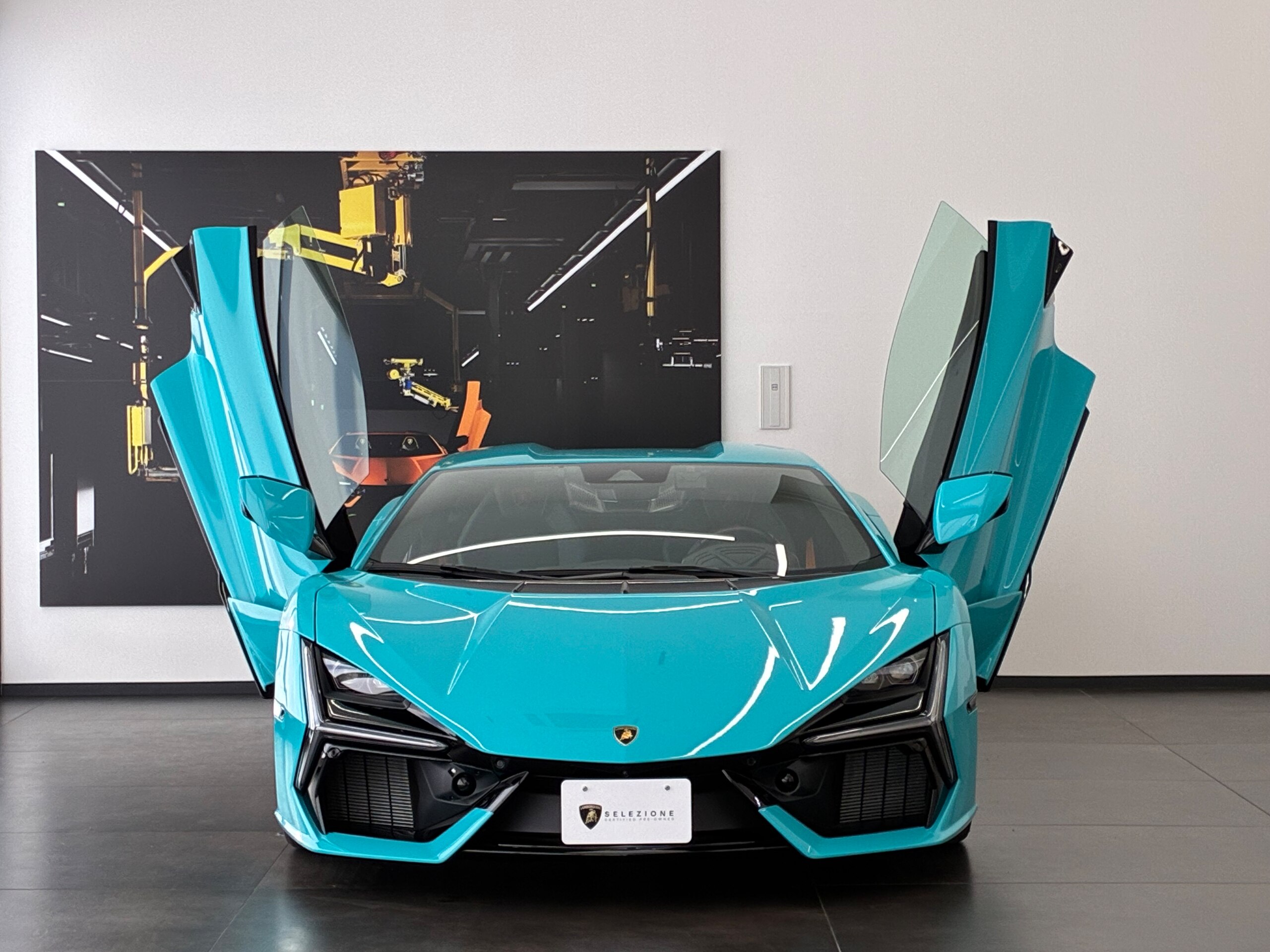 2025 Lamborghini Revuelto