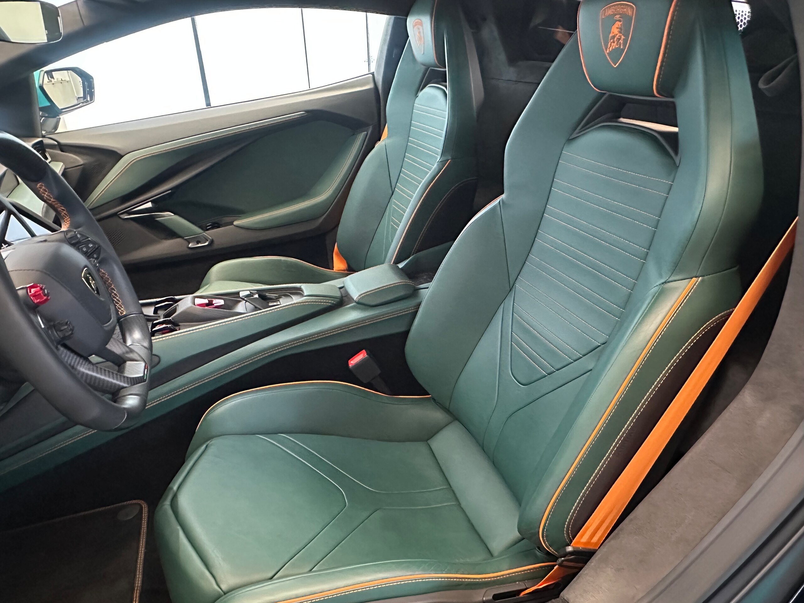 2025 Lamborghini Revuelto