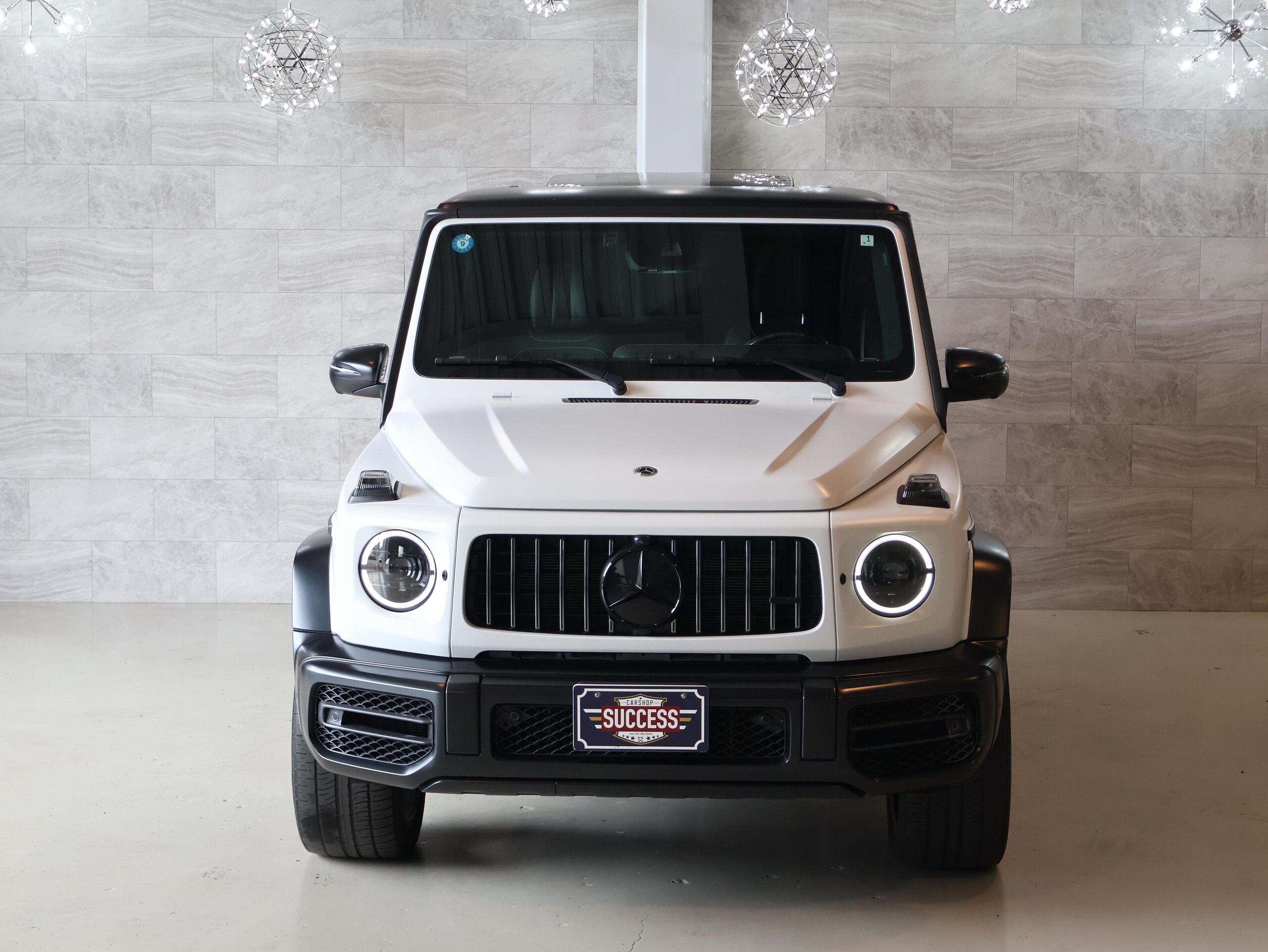2022 Mercedes-AMG G-Class - メルセデスＡＭＧ Gクラス G63 マグノ ヒーロー エディション 4WD 正規ディーラー マヌファクトゥーワプログラム インテリアカーボン ナッパレザーシート(シートエアコン&シートヒーター) サンルーフ 純正ナビ(フルセグTV) 左ハンドル 純正マッドブラックホイール