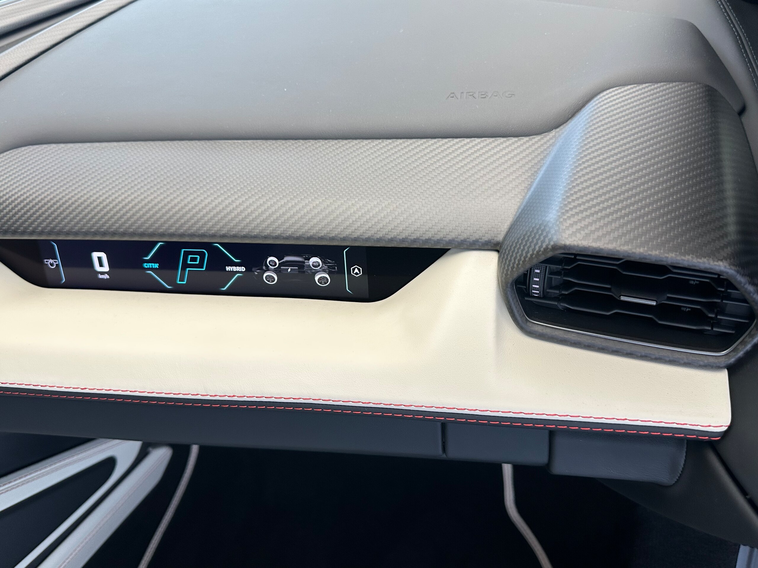 2025 Lamborghini Revuelto