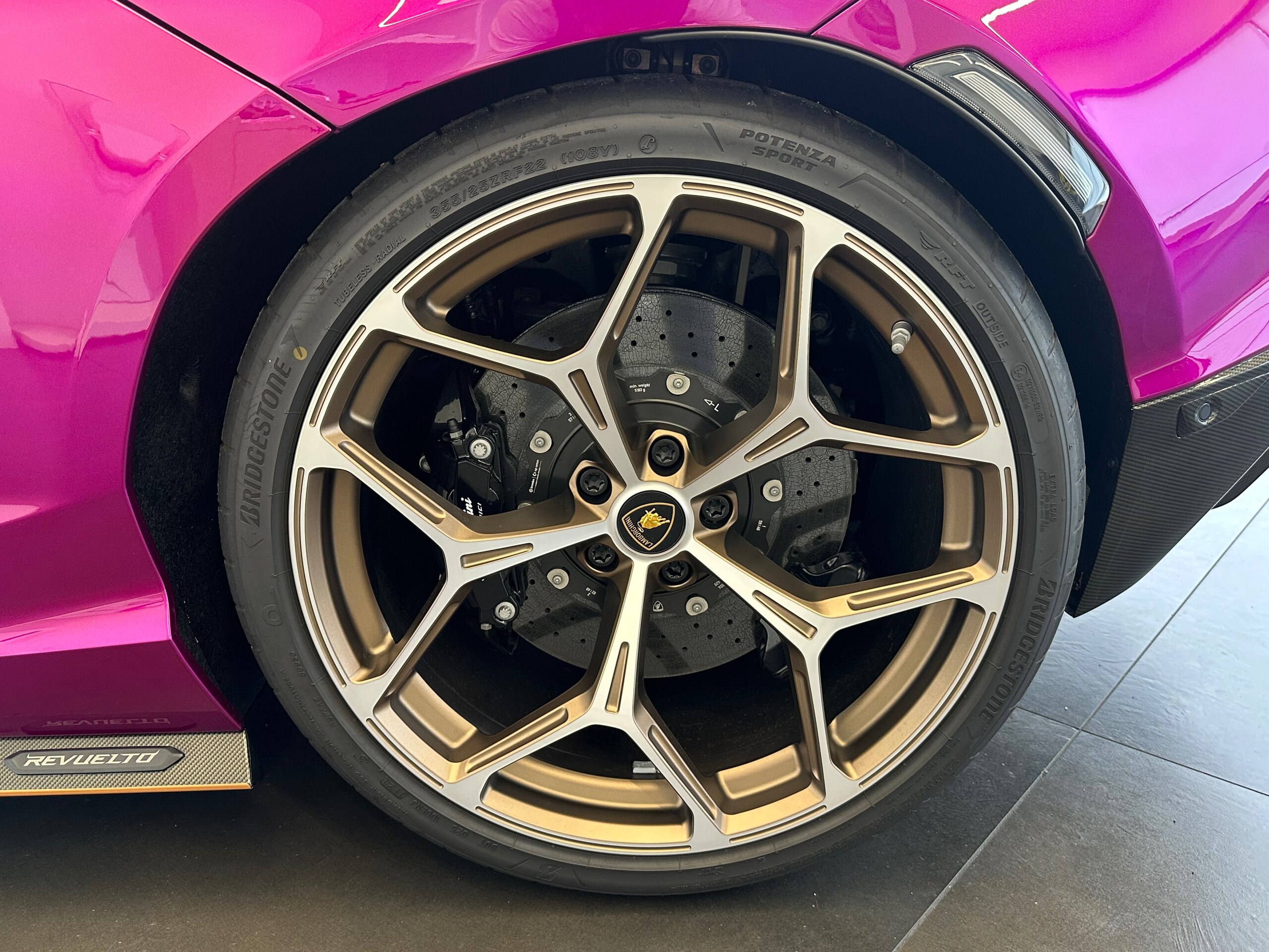 2025 Lamborghini Revuelto