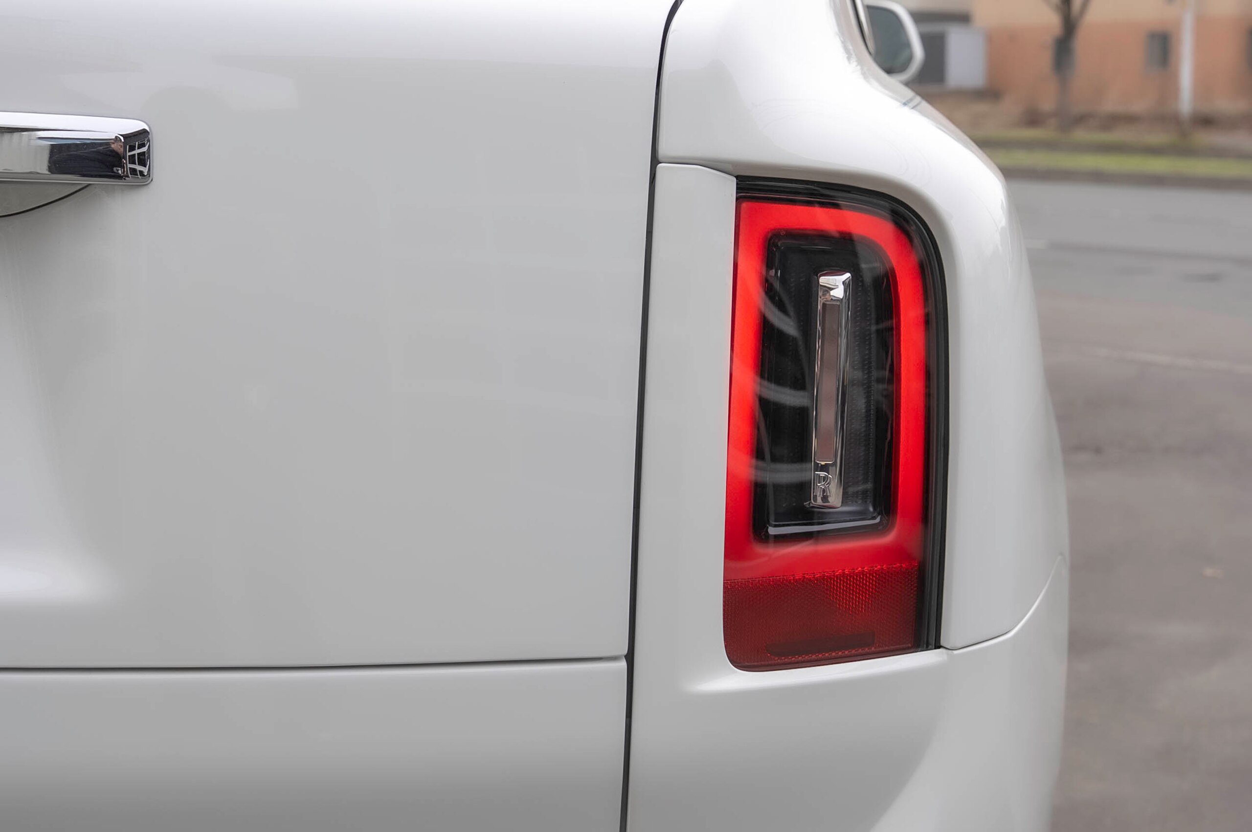 2025 Rolls-Royce Cullinan - ロールスロイス カリナン 6.75 4WD 全周囲カメラ ナビ フルセグTV 後席モニター 22インチツインスポークパートポリッシュ ピアノホワイト ラウンジシート シューティングスターヘッドライナー RRヘッドレスト刺績