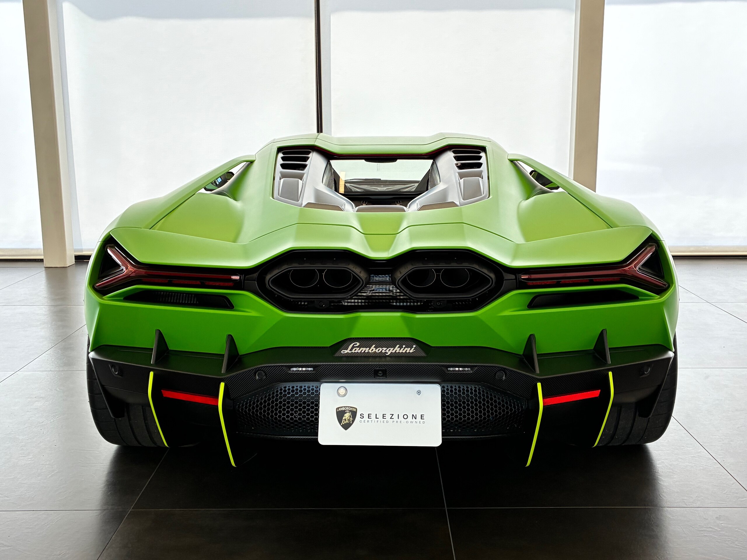 2025 Lamborghini Revuelto - ランボルギーニ レヴエルト 6.5 4WD Aerodynamic door fin in Carbon Matt Lower exterior carbon package - matt Rims Triguero Matt Titanium (20/21 forged) Titanium bolts