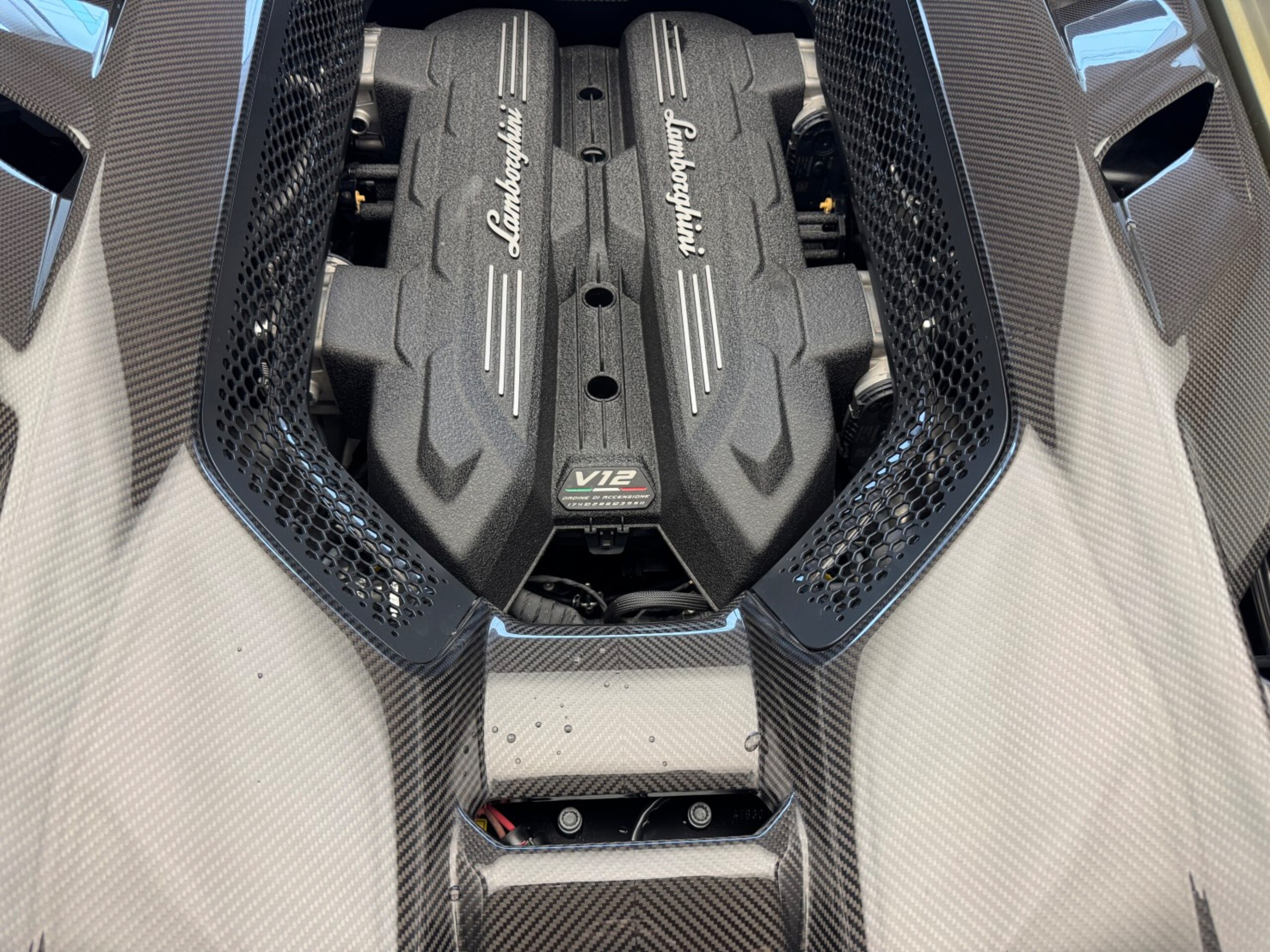 2024 Lamborghini Revuelto - 2024 لامبورغيني Revuelto