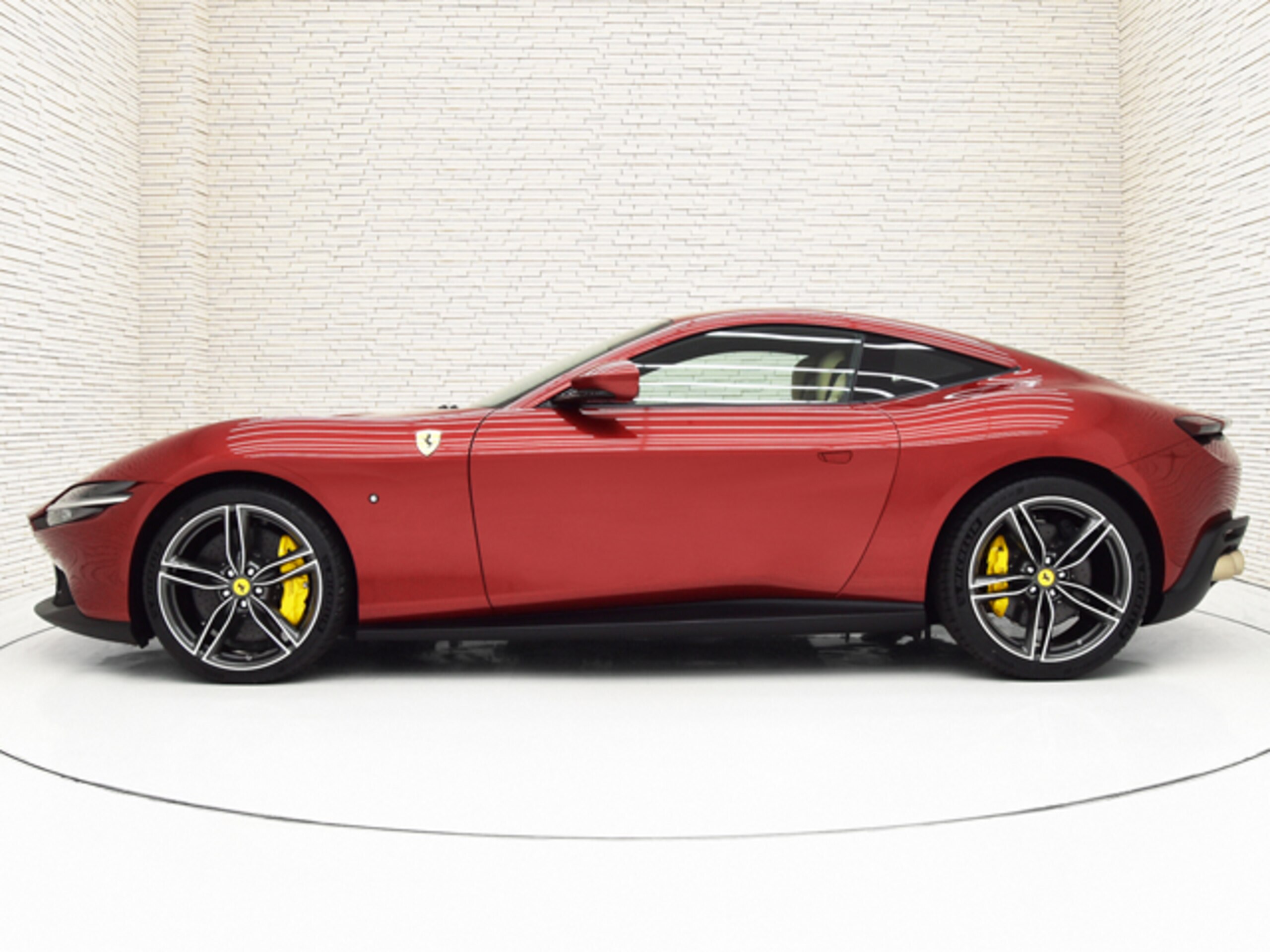 2023 Ferrari Roma - フェラーリ ローマ F1 DCT OP417/LEDカーボンステアリング/クリーム革