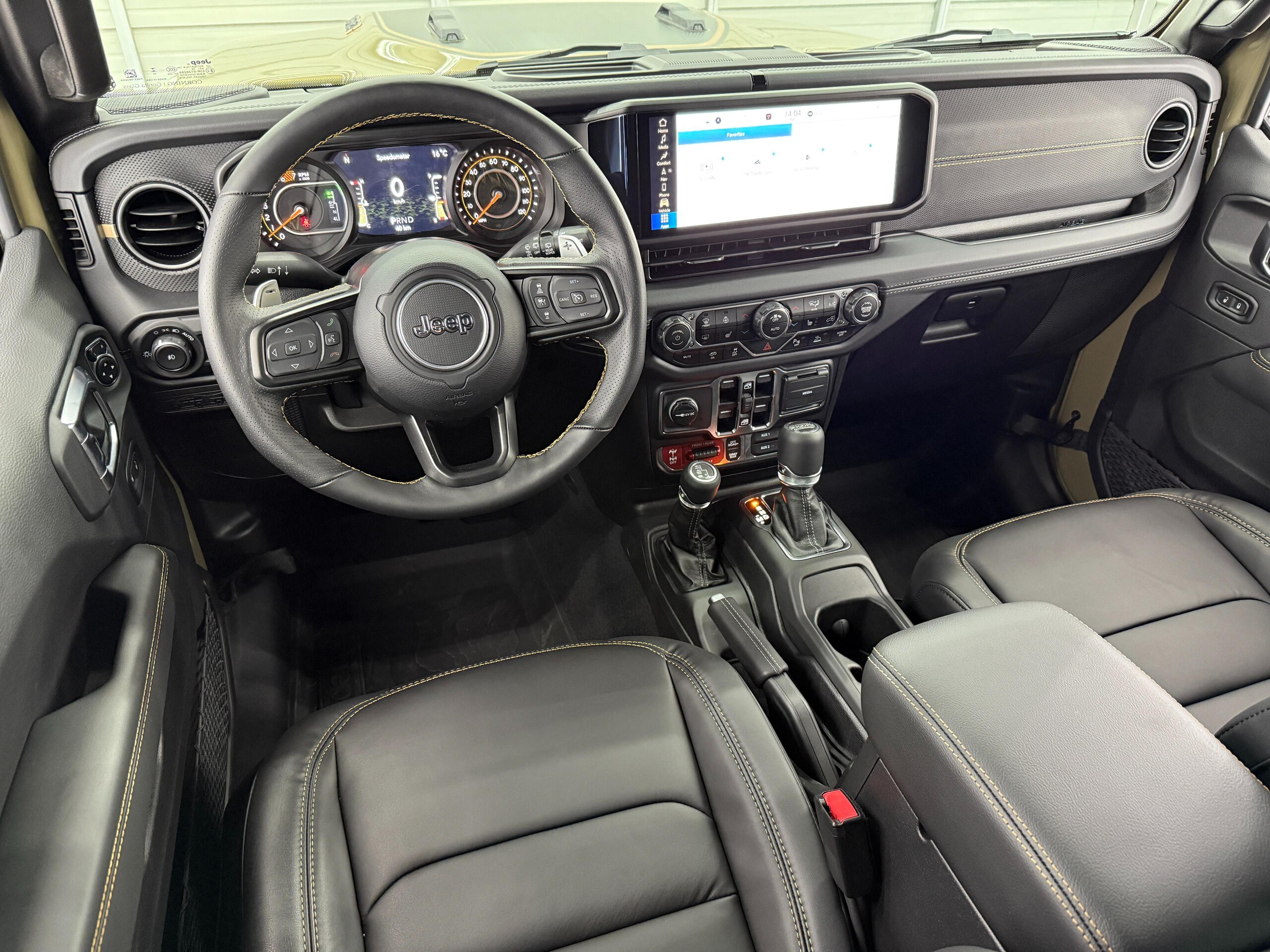2025 Jeep Wrangler - ジープ ラングラー ルビコン392 V8 ファイナルエディション 新色41 世界限定3700台 純正可変マフラー 12.3インチモニター スカイトップ 12wayパワーシート 専用ブラックナッパレザー アップルカープレイ 専用アルミダンパー アダプティブクルーズコントロール