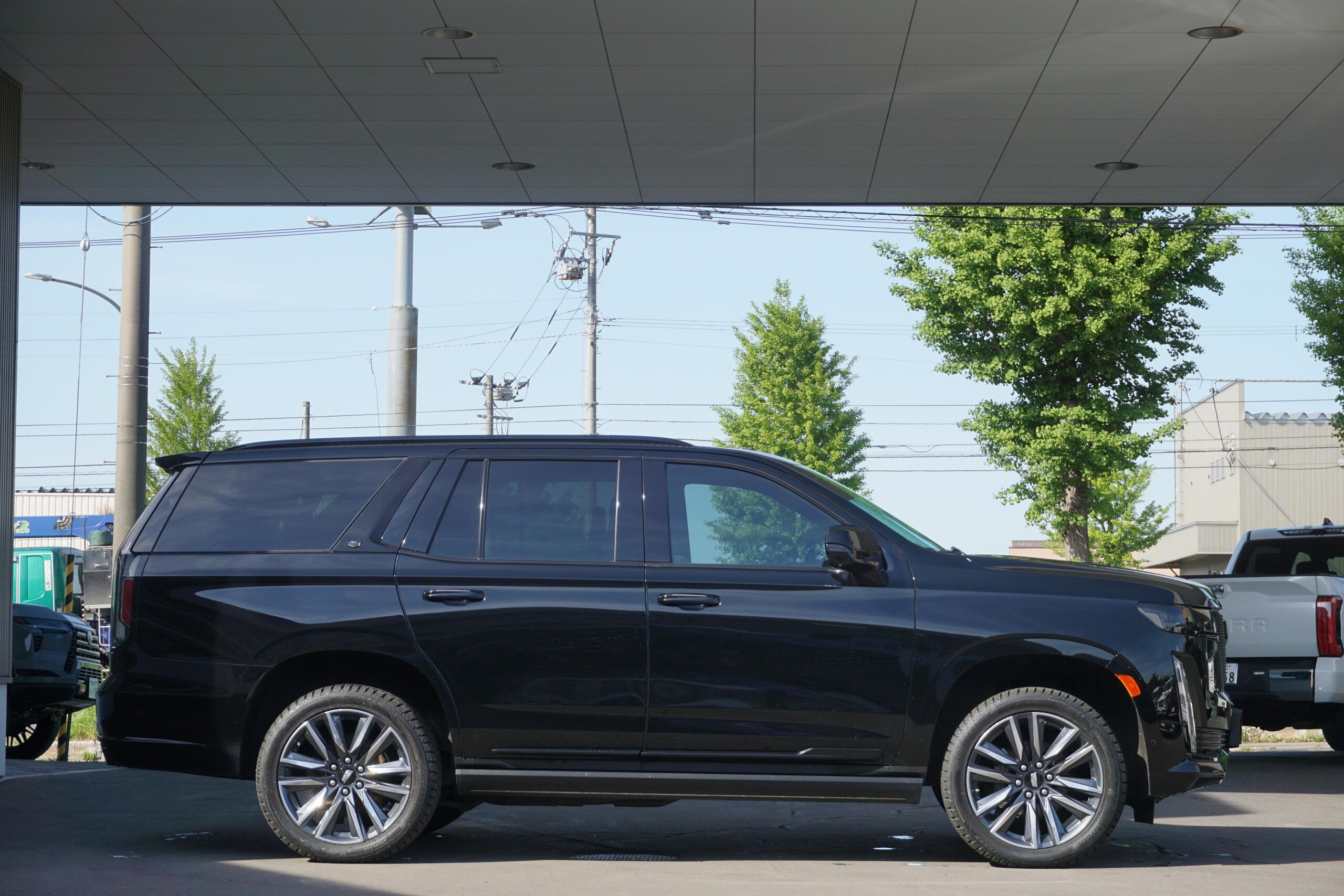 2021 Cadillac Escalade - キャデラック エスカレード スポーツ 4WD ディーラー車両 / SPORT純正 22AW / ETC / 各所ペイント / セールブラック / AKGサラウンドシステム