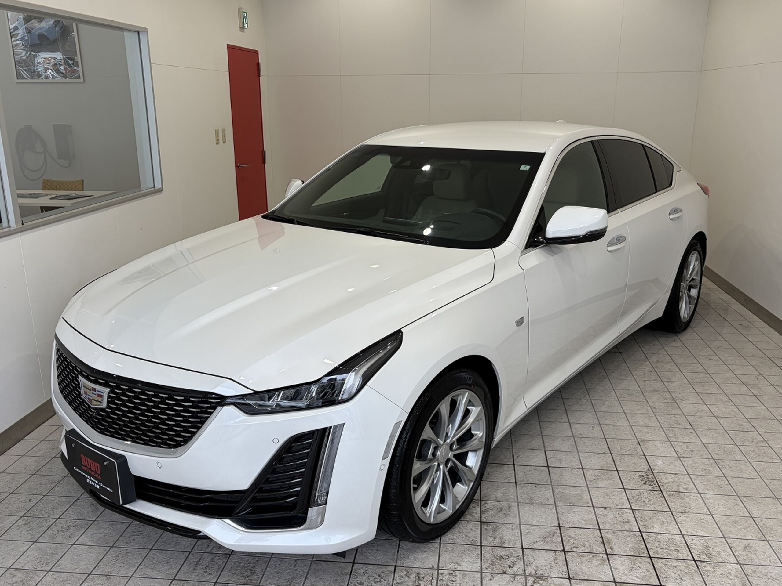 2024 Cadillac CT5 - キャデラック CT5 プラチナム 正規ディーラー車 1オーナー 弊社ユーザー様買い取り車両 AppleCarPlay&AndroidAuto アダプティブクルーズコントロール シートヒーター ベンチレーション ヘッドアップディスプレイ ステアリングヒーター