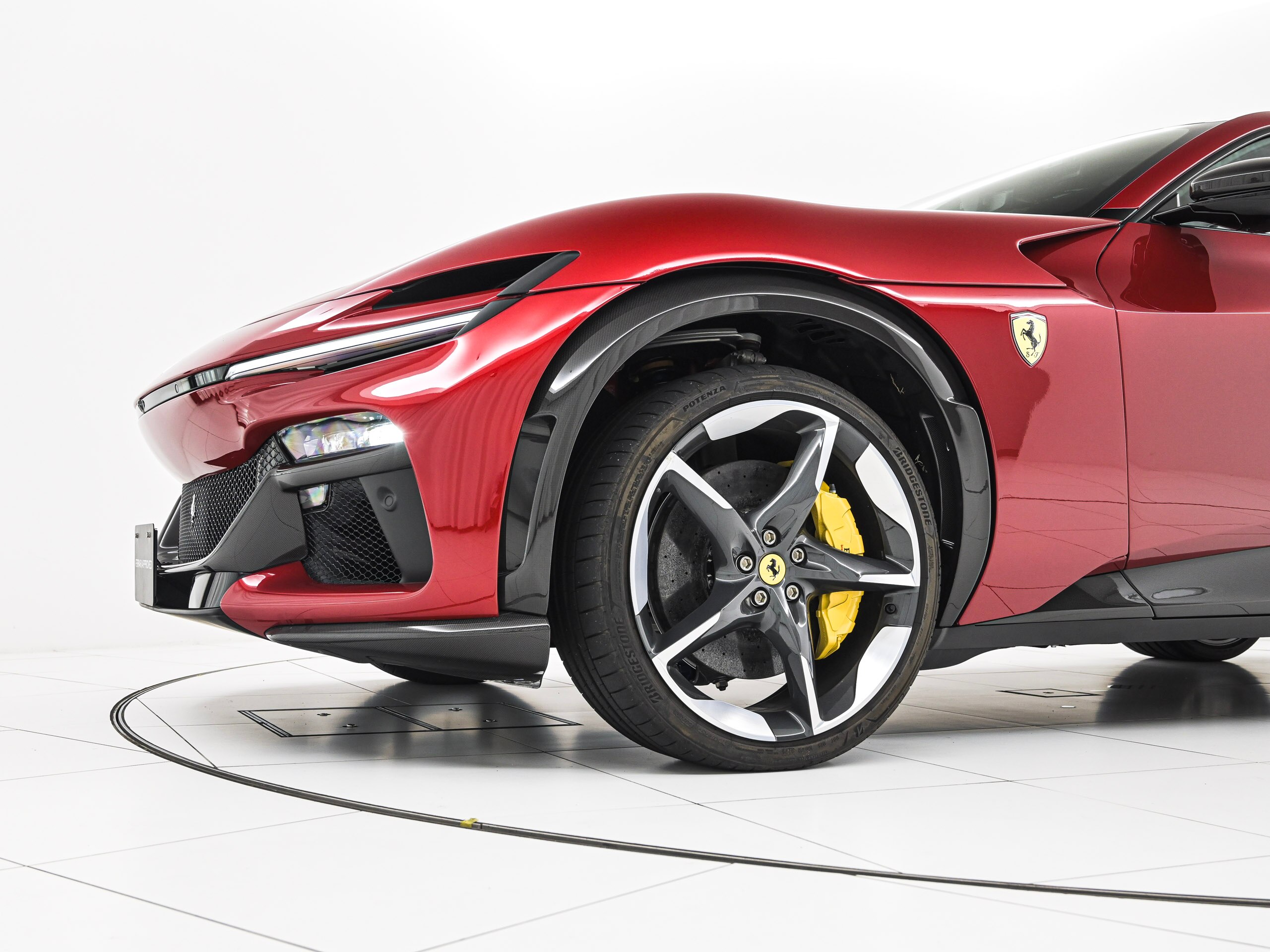 2024 Ferrari Purosangue - フェラーリ プロサングエ F1 DCT 4WD Rosso Maranello パノラミックルーフ LED付カーボン製ステアリング ダイヤモンド研磨仕上鍛造ホイール オートハイビーム