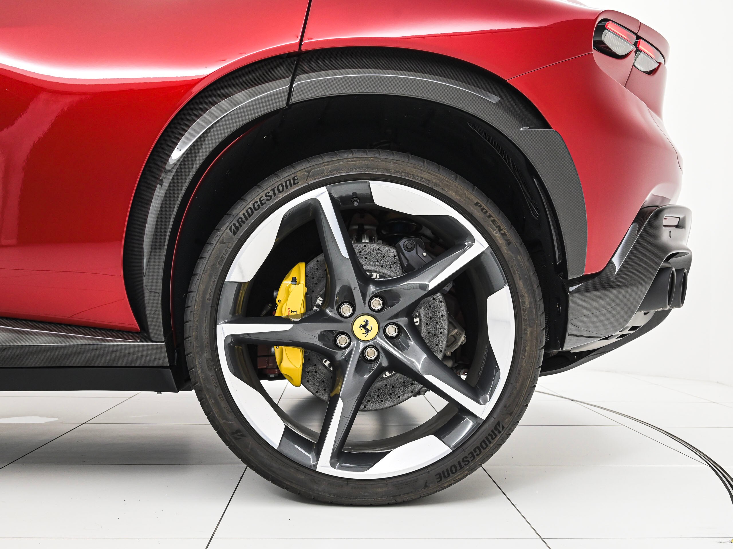 2024 Ferrari Purosangue - フェラーリ プロサングエ F1 DCT 4WD Rosso Maranello パノラミックルーフ LED付カーボン製ステアリング ダイヤモンド研磨仕上鍛造ホイール オートハイビーム