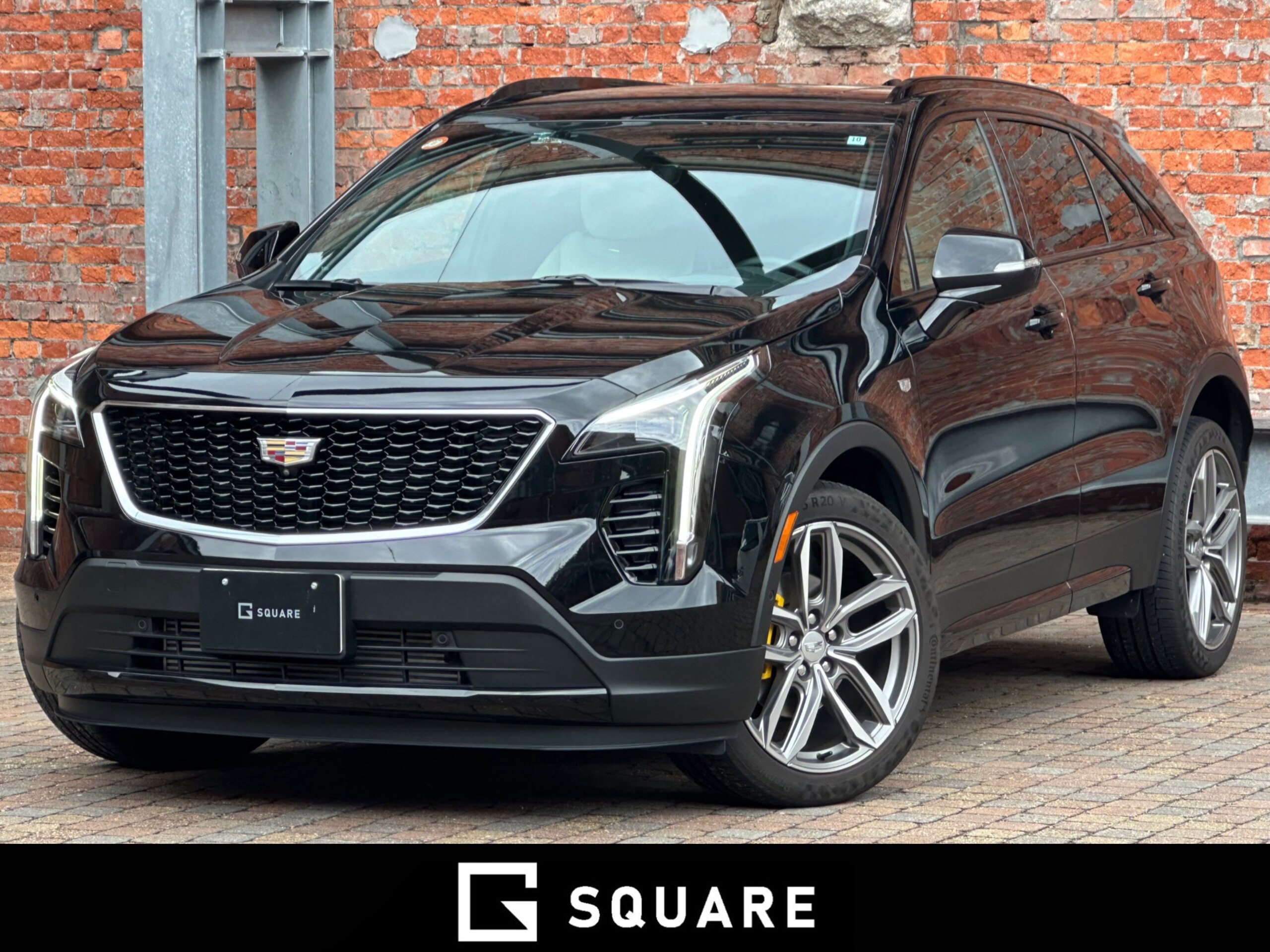 2022 Cadillac XT4 - キャデラック XT4 スポーツ 4WD ホワイト革/全席シートヒーター/前席ベンチレーション/デジタルインナーミラー/レーンキープアシスト/全方位カメラ/AppleCarPlay/ブラインドスポットモニター/ワイヤレス充電/メモリー付きパワーシート/ACC/HUD/ETC