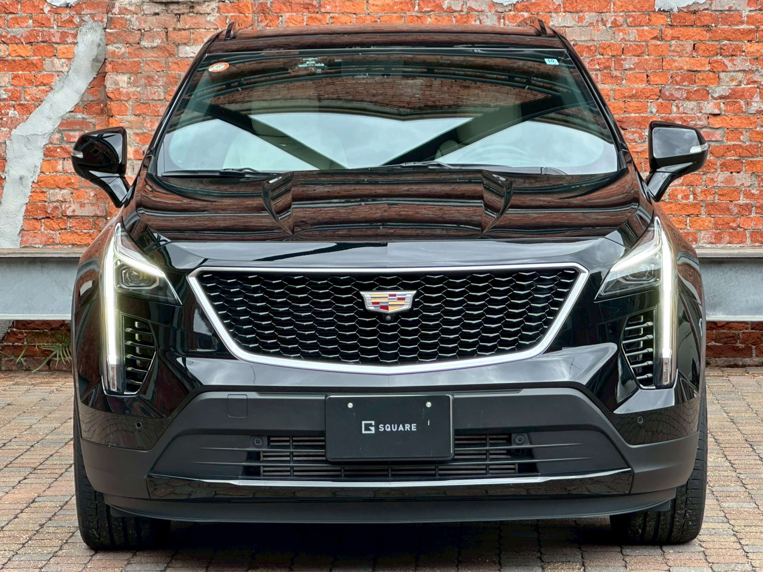 2022 Cadillac XT4 - キャデラック XT4 スポーツ 4WD ホワイト革/全席シートヒーター/前席ベンチレーション/デジタルインナーミラー/レーンキープアシスト/全方位カメラ/AppleCarPlay/ブラインドスポットモニター/ワイヤレス充電/メモリー付きパワーシート/ACC/HUD/ETC
