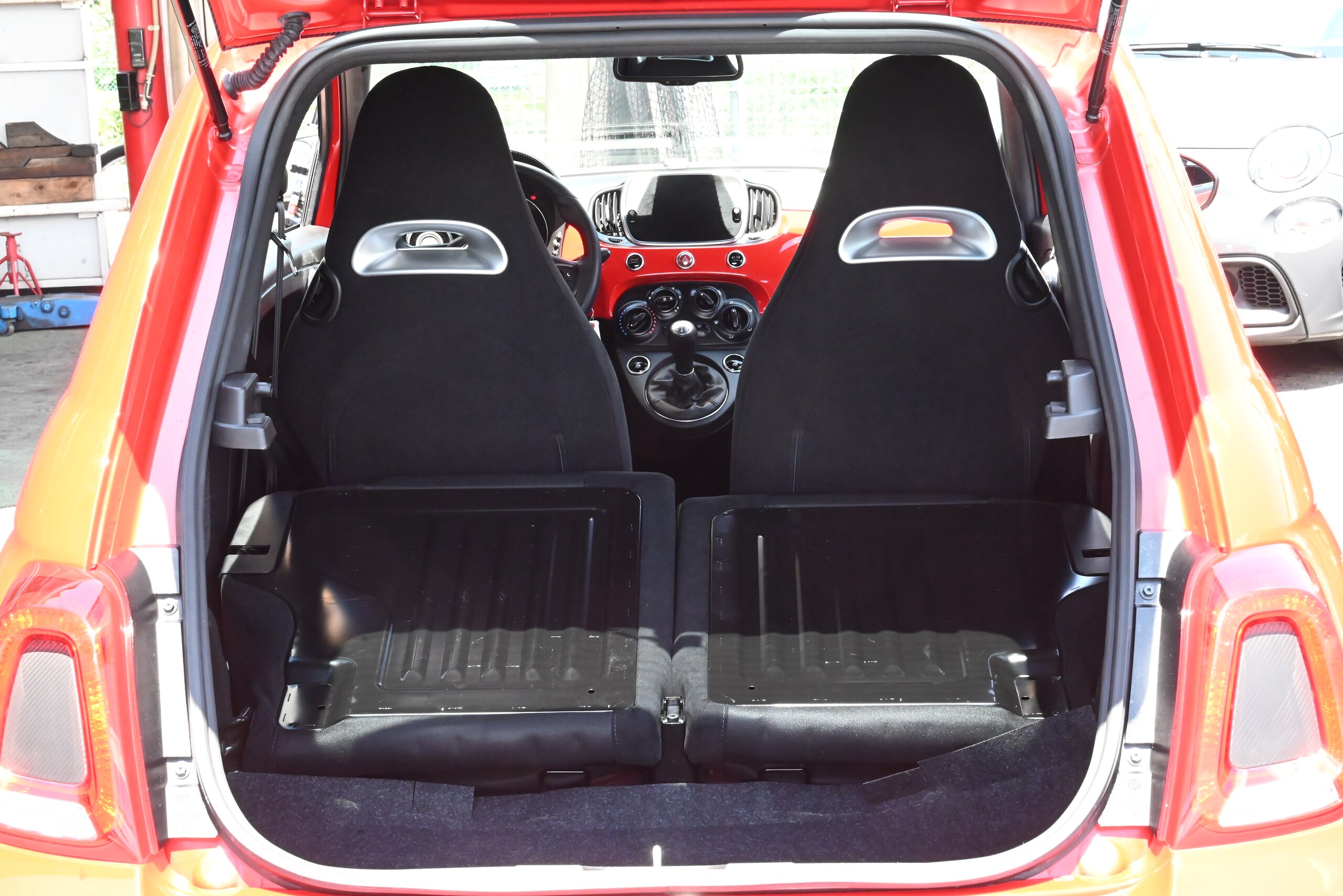 2021 Abarth 595 - アバルト 595 1.4 コンプリート 5MT 左H KW車高調 OZレーシング17AW 社外マフラー タイミングベルト交換 前後ドラレコ ETC Bluetooth カーボンルーフ 車検令和10年1月27日 HIDヘッドライト フォグランプ 禁煙 ユーザー買取