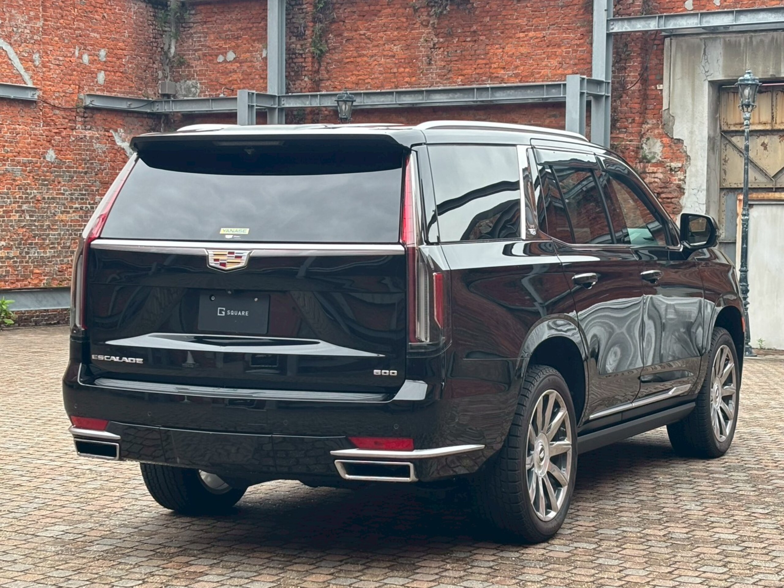 2021 Cadillac Escalade - キャデラック エスカレード プラチナム 4WD ブラックレザーシート/サンルーフ/AKGスピーカー/リアモニター/電動サイドステップ/クールボックス/ナイトビジョン/ヘッドアップディスプレイ/アンビエントライト/360度カメラ/アダプティブクルーズコントロール/ETC