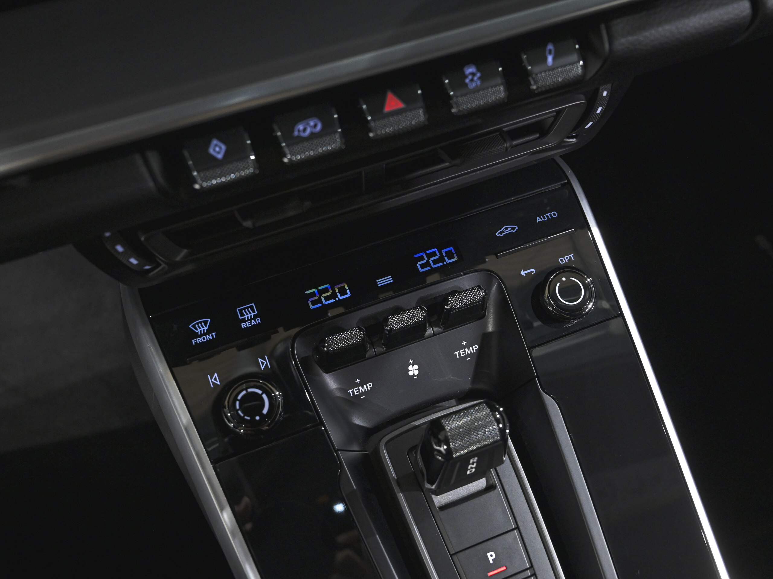 2024 Porsche 911 - ポルシェ 911 カレラ PDK スポーツクロノPKG スポーツエグゾーストシステム 20/21インチCarreraSホイール ブラッシュドアルミニウムインテリアPKG シートベンチレーション ストレージPKG プライバシーガラス