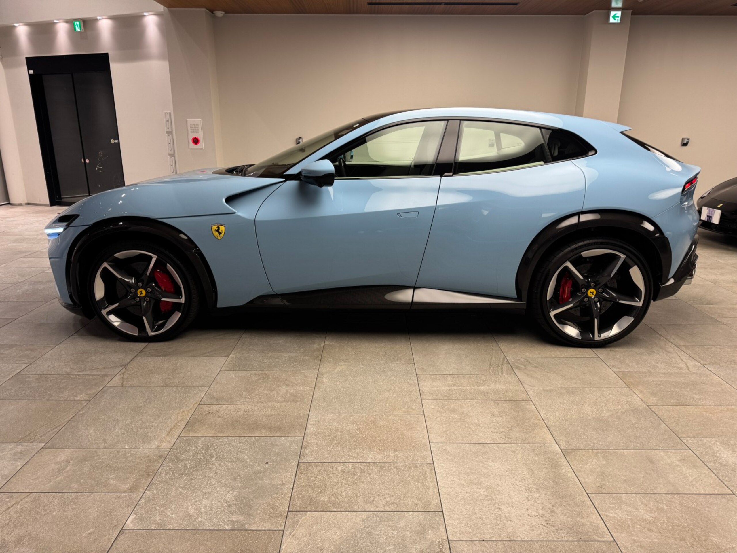 2024 Ferrari Purosangue - フェラーリ プロサングエ F1 DCT 4WD 外装色 Azzuro La Plata ワンオーナー OP1662万