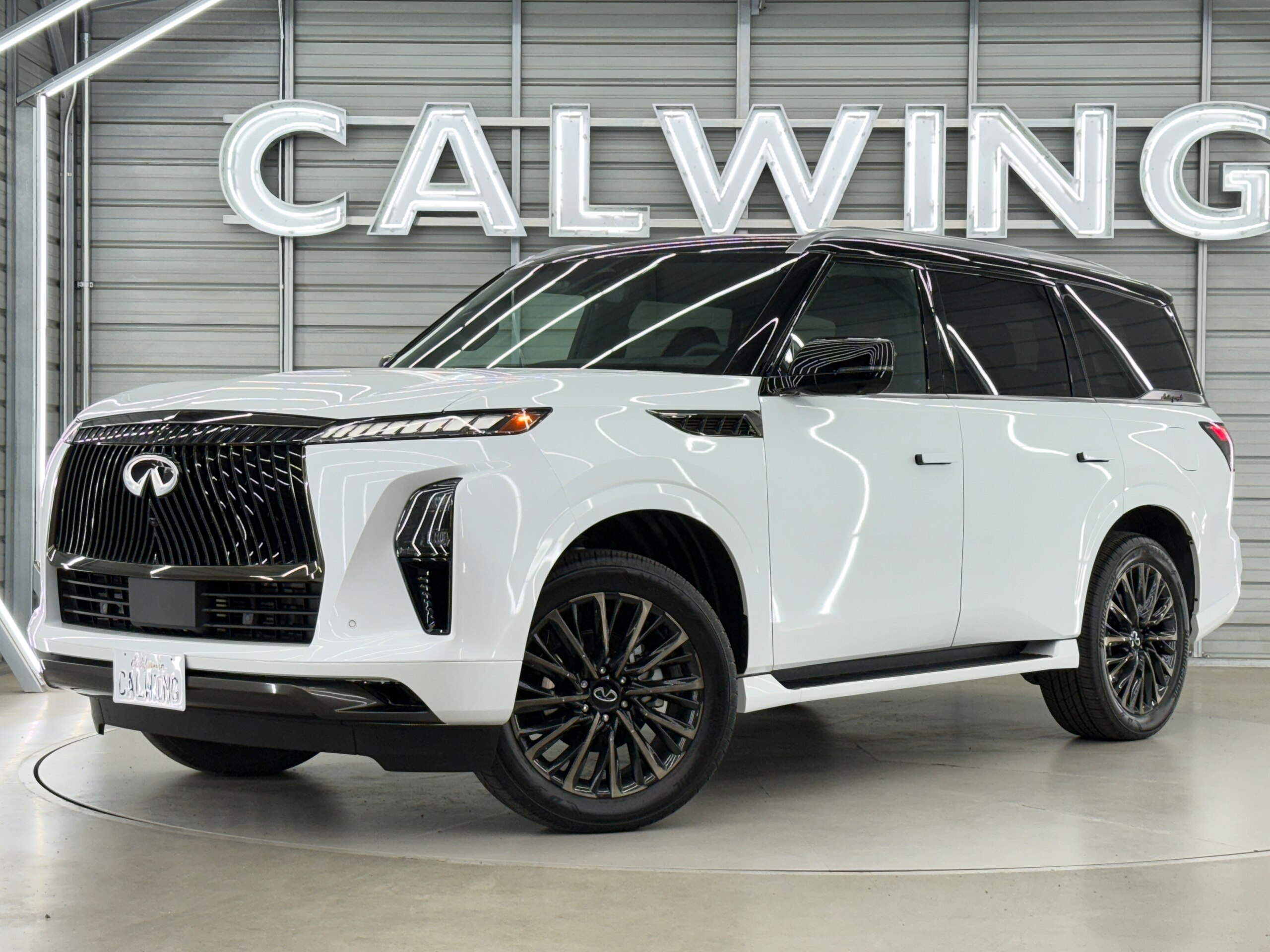 2026 Infiniti QX80 - 米国インフィニティ QX80 オートグラフ 新型フルモデル 日本未発売 九州工場生産 パノラマルーフ 純正エアサス Klipsch24スピーカー1200Wサウンド コンソールクーラーBOX 全席パワーシート 1列目&2列目シートマッサージ機能&シートクーラー 全席シートヒーター アップルカープレイ