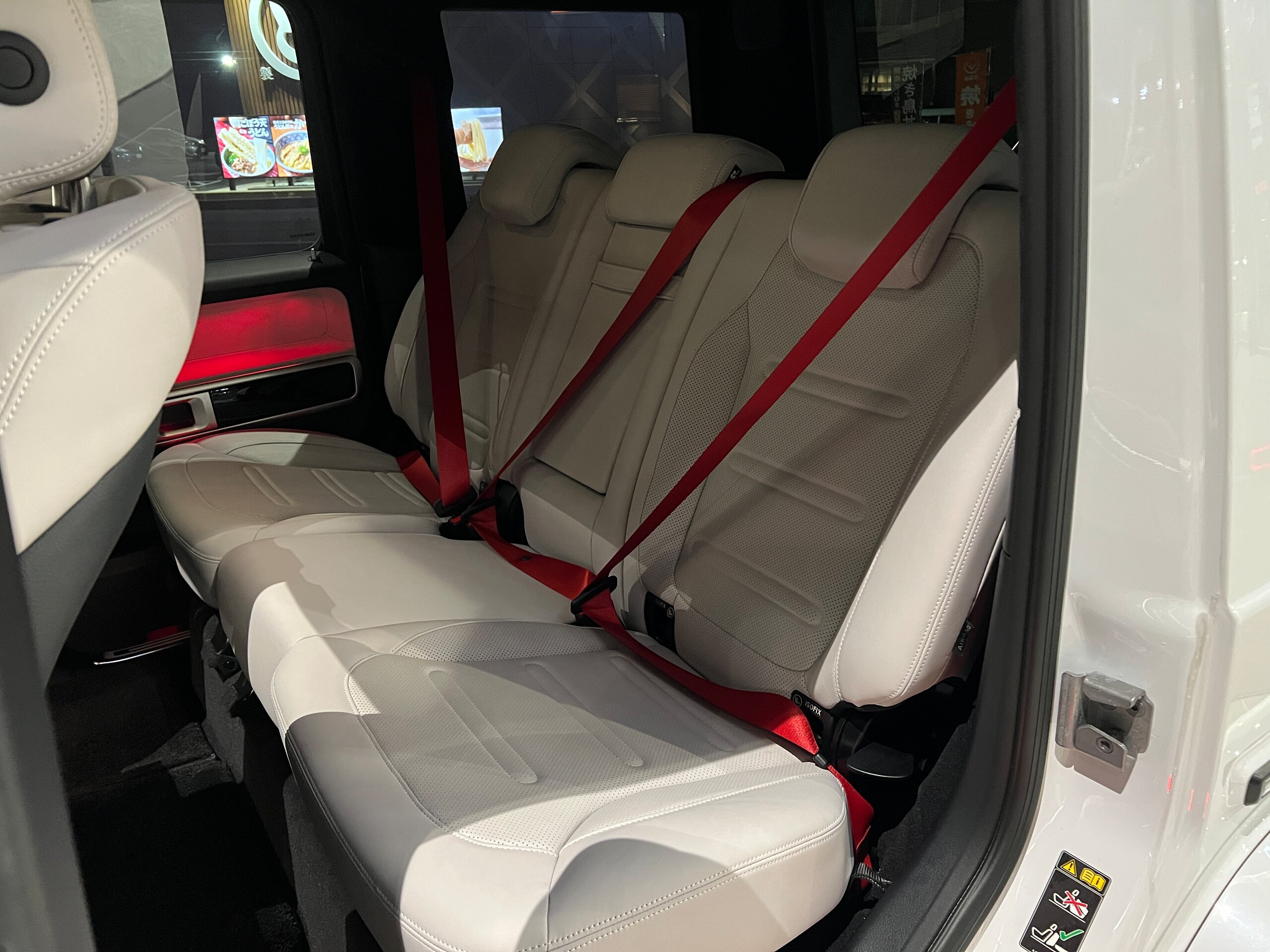 2023 Mercedes-Benz G-Class - メルセデス・ベンツ Gクラス G400d AMGライン ディーゼルターボ 4WD /認定中古車2年保証/1オーナー車/Gmanufakturプログラム/ラグジュアリーPKG/アダプティブダンピングシステム/ボディ同色スペアタイヤリング/内装ナッパレザー・プラチナホワイト/レッドシートベルト