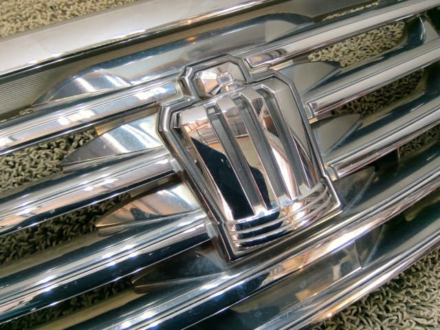 [Used]Radiator Grille TOYOTA Crown 2012 DBA-GRS200 5310030630