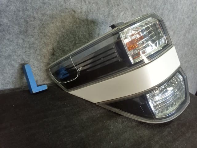 [Used]Left Tail Light TOYOTA Vellfire 2009 DBA-ANH20W 8156158090