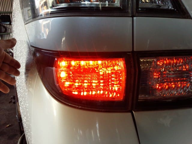 [Used]Left Tail Light TOYOTA Vellfire 2009 DBA-ANH20W 8156158090