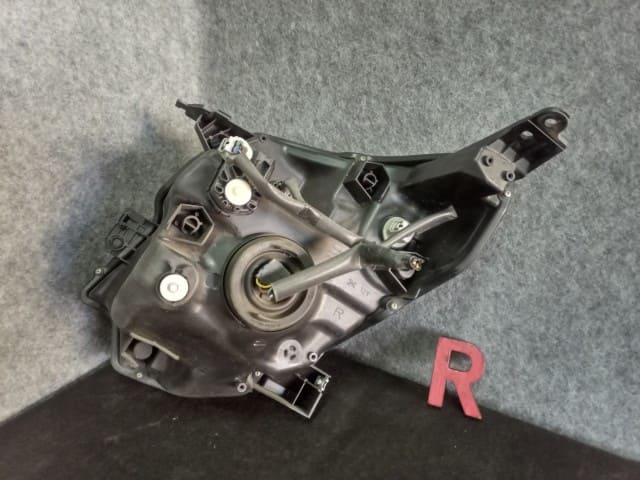 [Used]Right Headlight SUZUKI Wagon R 2014 DAA-MH44S 3512085P10