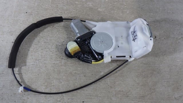 [Used]Rear Left Door Lock Actuator NISSAN Serena 2016 DBA-FNC26