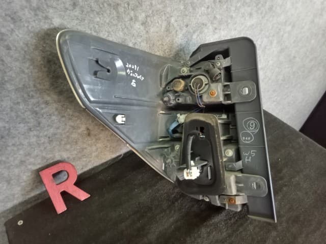 [Used]Right Tail Light TOYOTA Vellfire 2009 DBA-ANH20W 8155158090