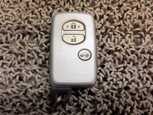 [Used]Keyless Entry Remote Control Key TOYOTA Crown 2012 DBA-GRS200 8999030180