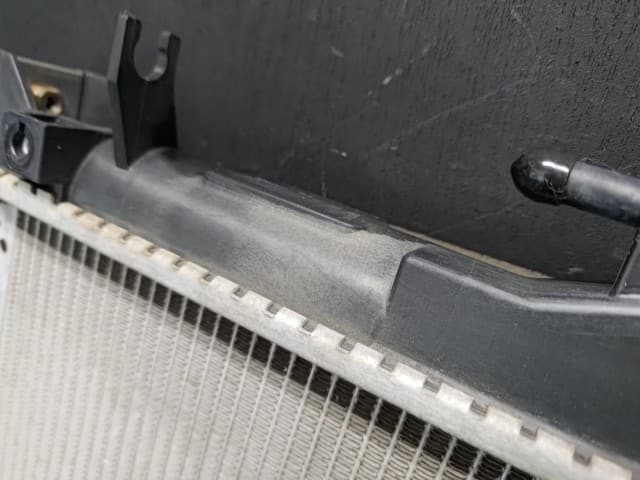 [Used]Radiator SUZUKI Jimny 2010 ABA-JB23W 1770061L10