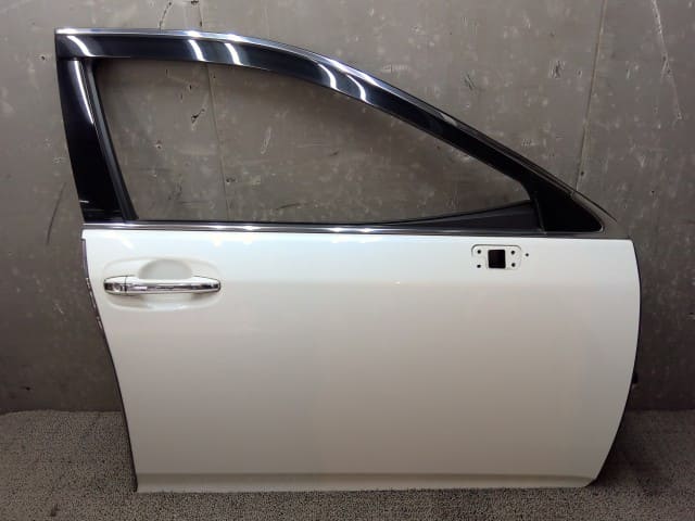 باب أمامي أيمن TOYOTA Crown موديل 2012